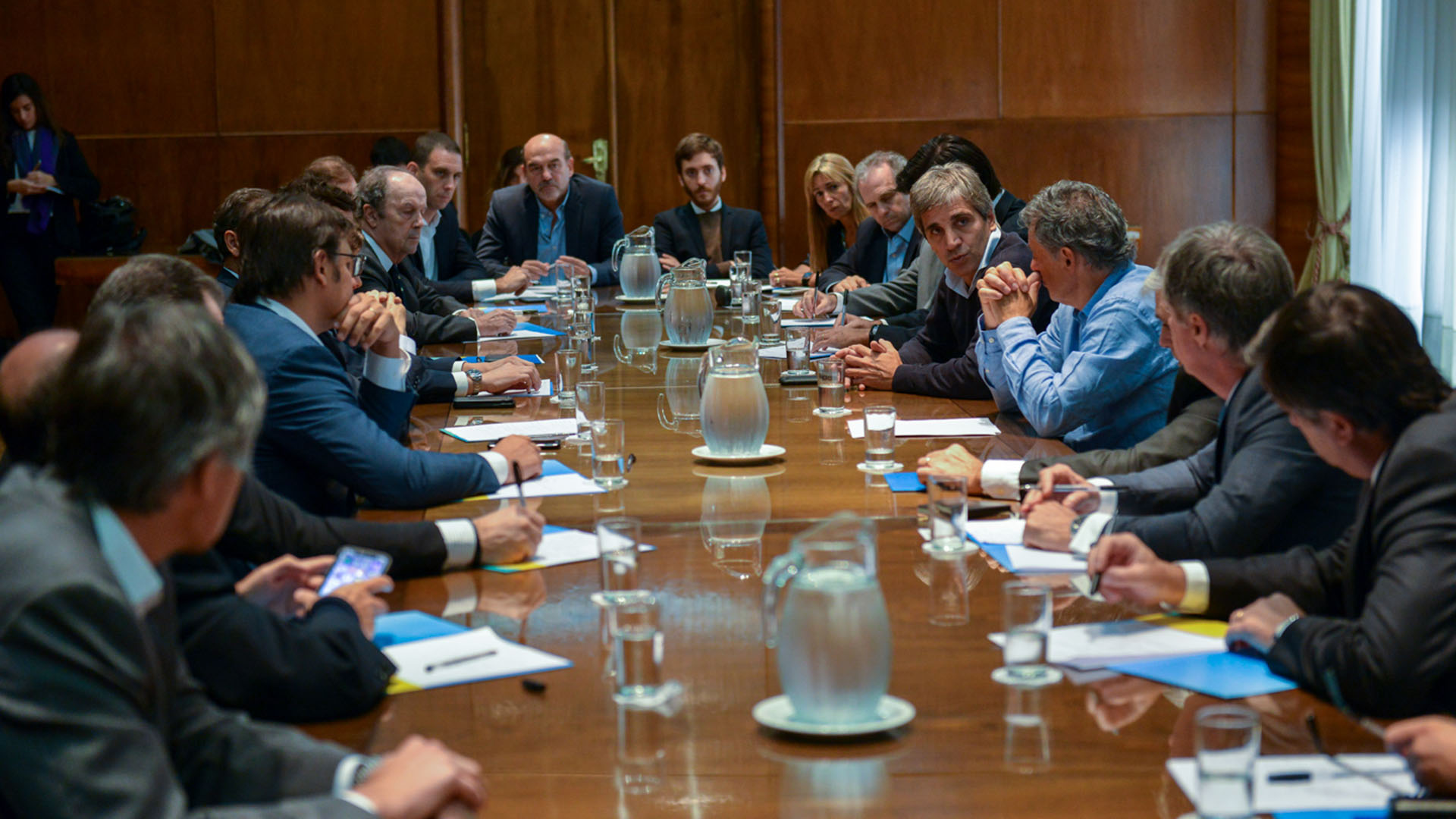 Caputo y Cabrera se reunieron con empresarios de IDEA (Presidencia)