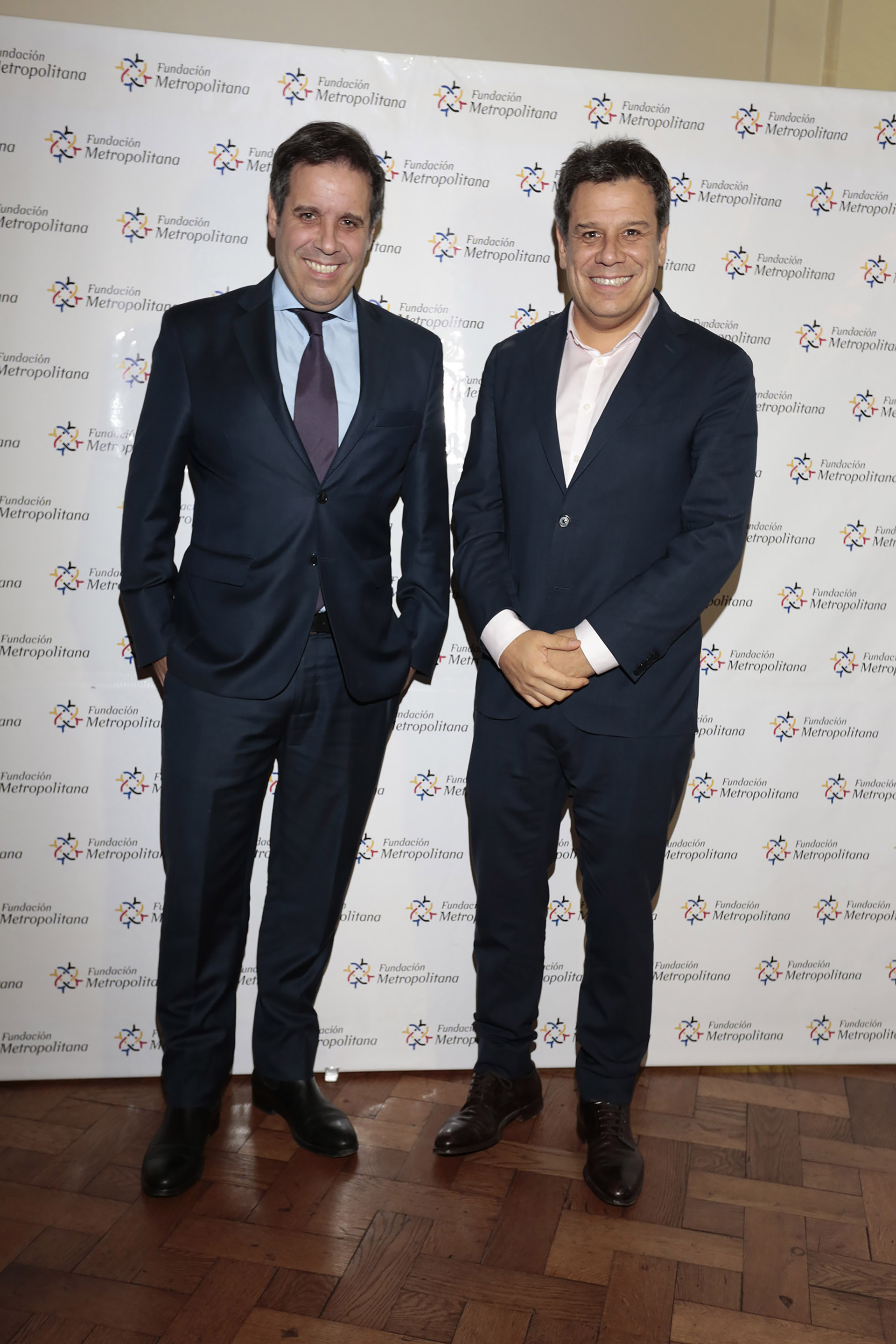 Gastón y Facundo Manes. “La Fundación viene trabajando incansablemente en la complejidad de cada fenómeno. Es necesario no sólo un enfoque interjurisdiccional, sino también interdisciplinar. El énfasis que hacen en la escucha y aporte de las diferentes voces interesadas en cada problemática se refleja en la calidad de sus propuestas”, expresó Facundo Manes
