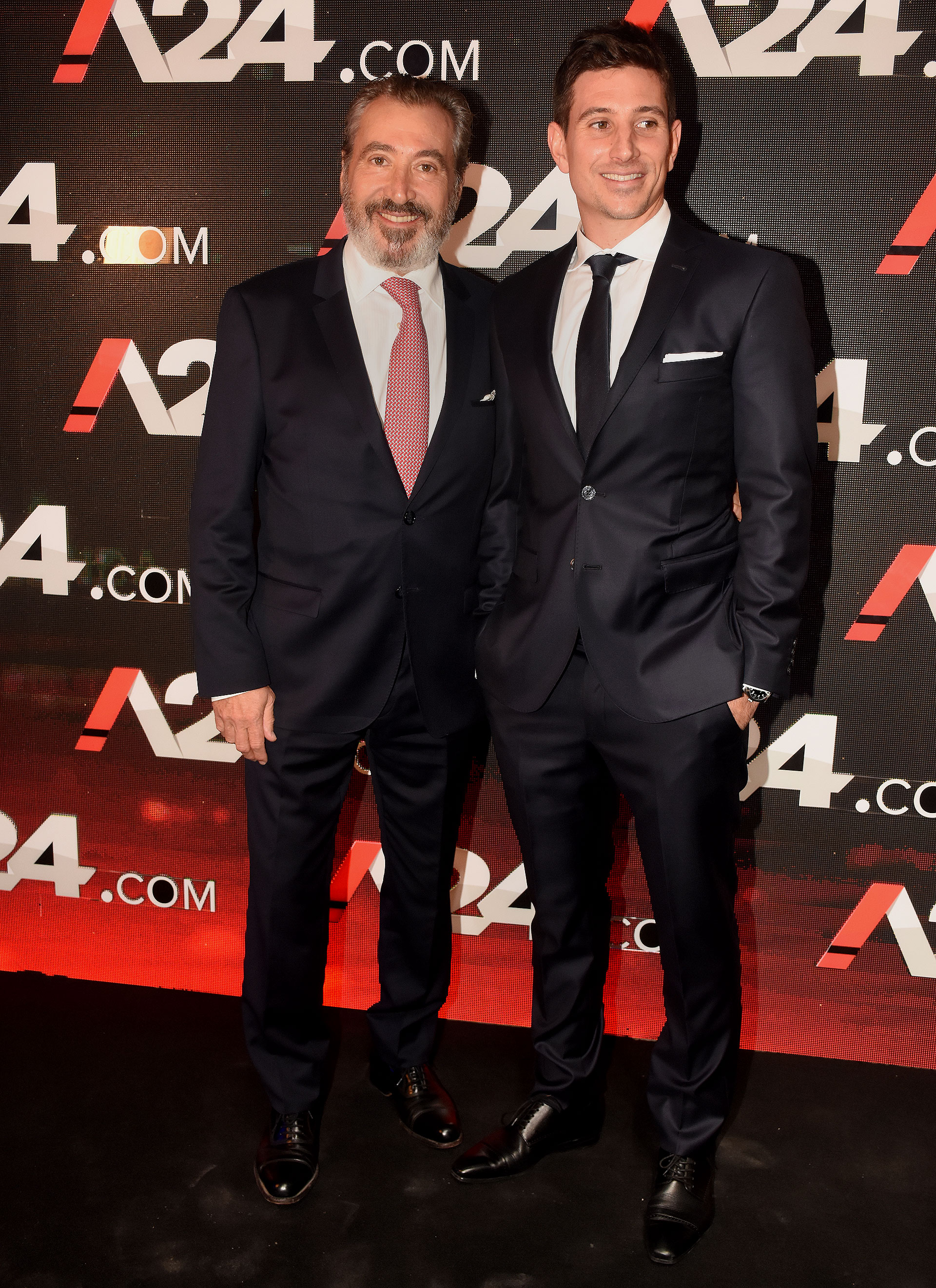 Daniel y Agustín Vila. A24.com contará con una interfaz dinámica, acorde a las necesidades de las nuevas audiencias, trabajando en base a valores periodísticos tradicionales y ofreciendo una amplia variedad de contenido multimedial serio y transparente. Además, contará con el apoyo tecnológico y logístico de la señal de noticias A24