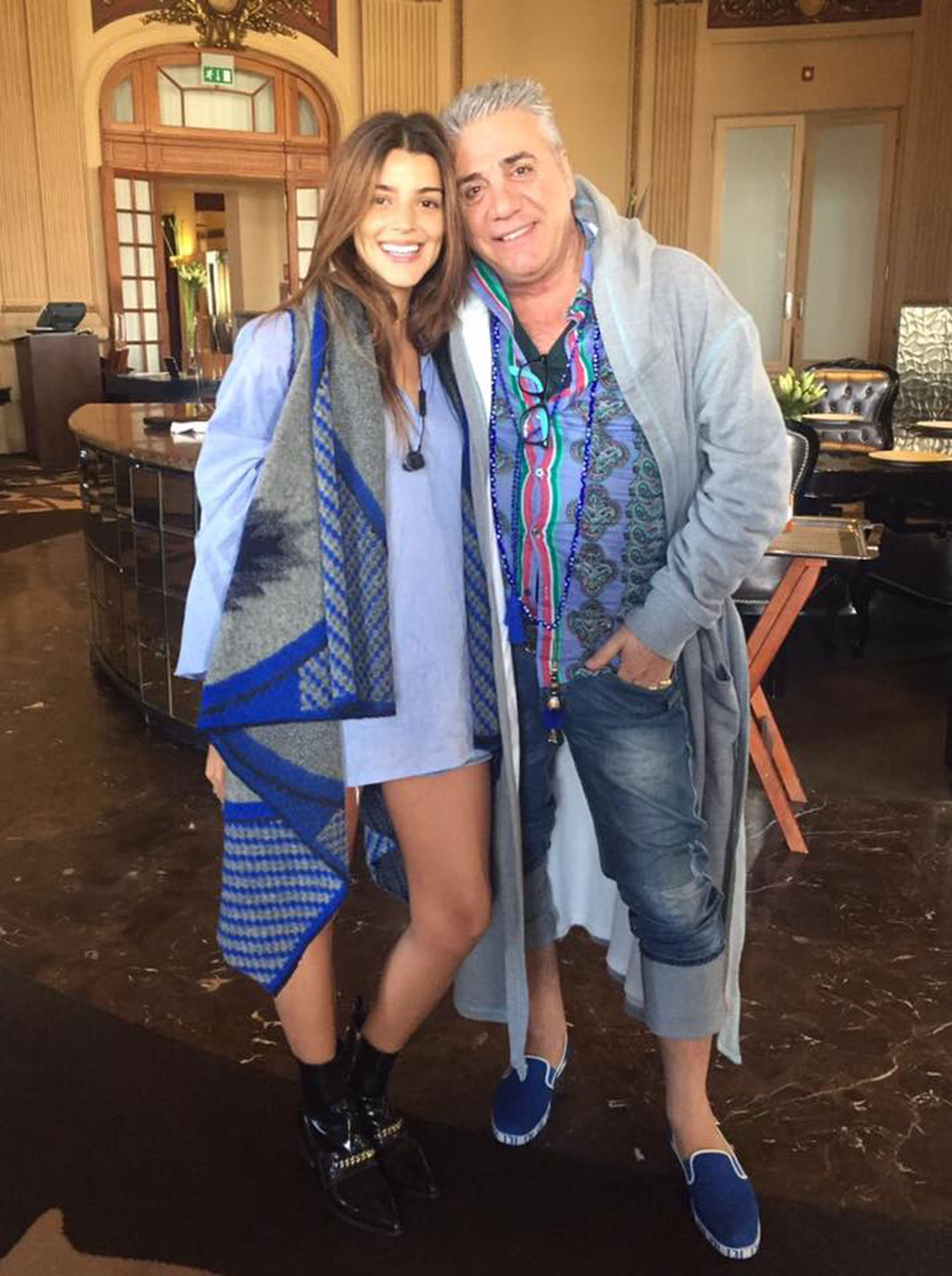 Junto a Calu Rivero, que luce uno de sus diseños