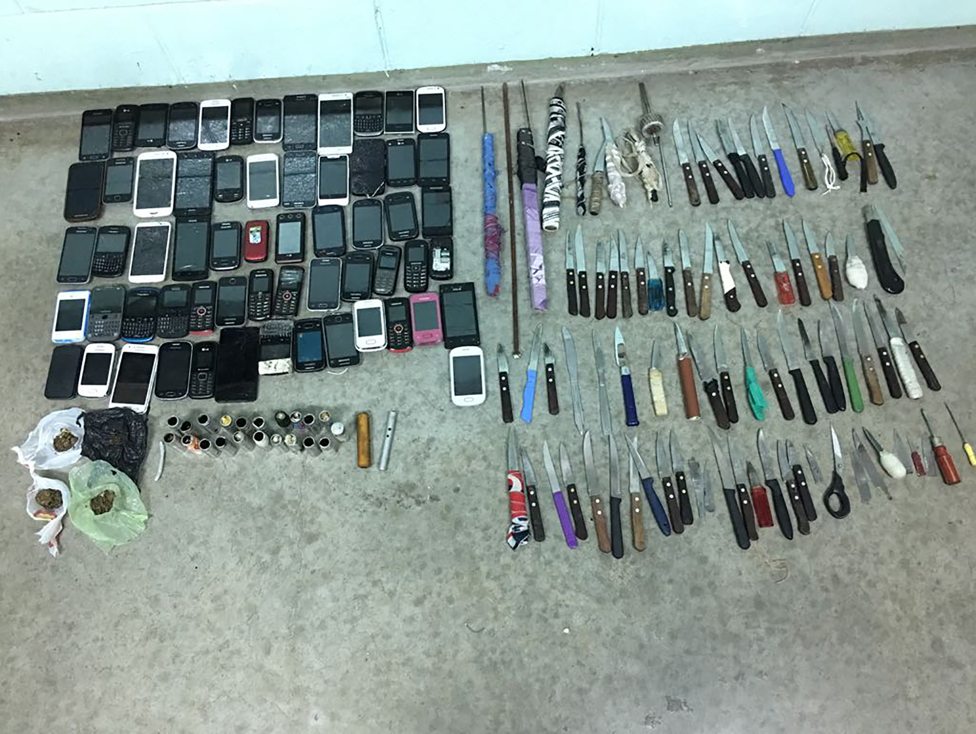 Facas y celulares: requisa a pabellones en Florencio Varela, SPB, 2018.