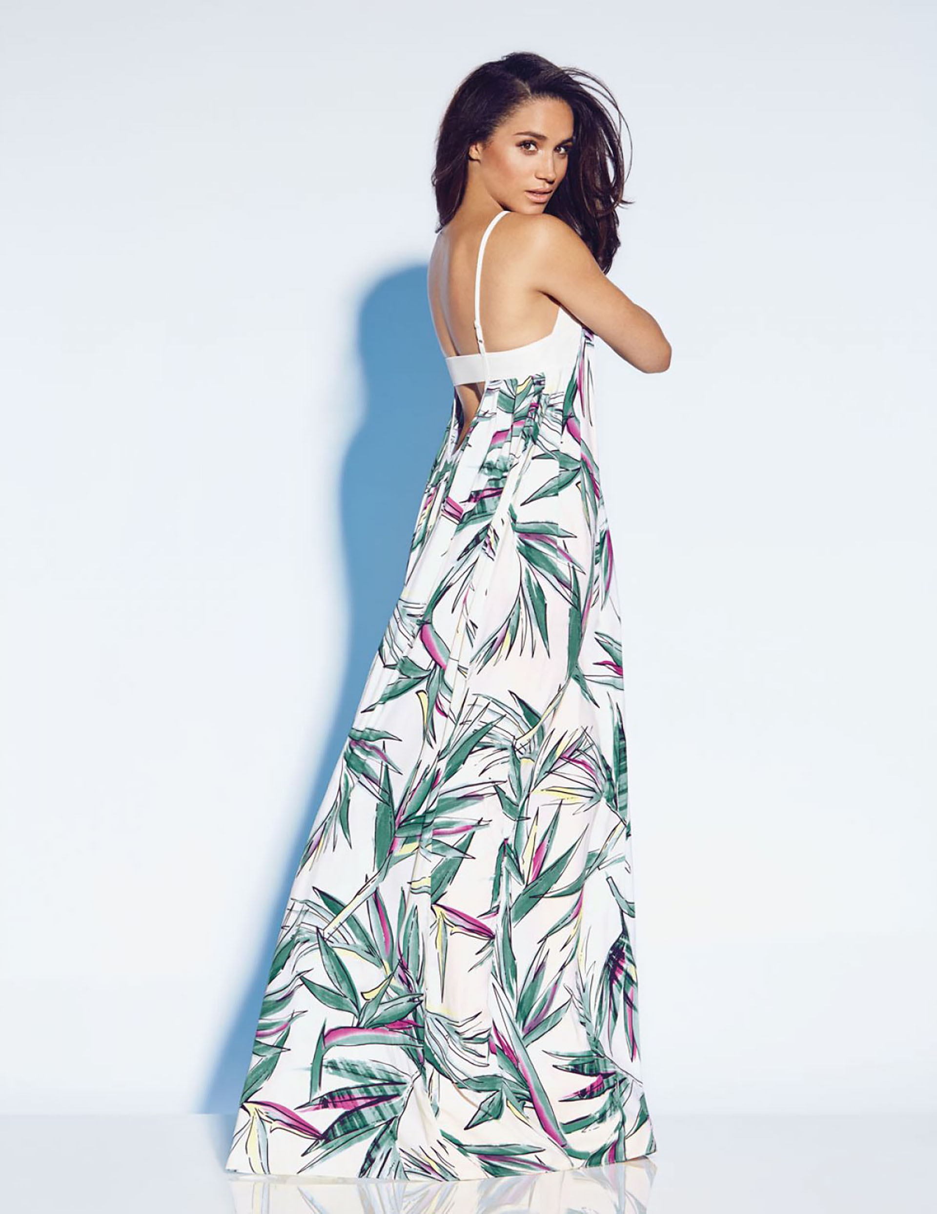 Musa de la moda, amante de los vestidos, las estampas sobrias y el cabello suelto