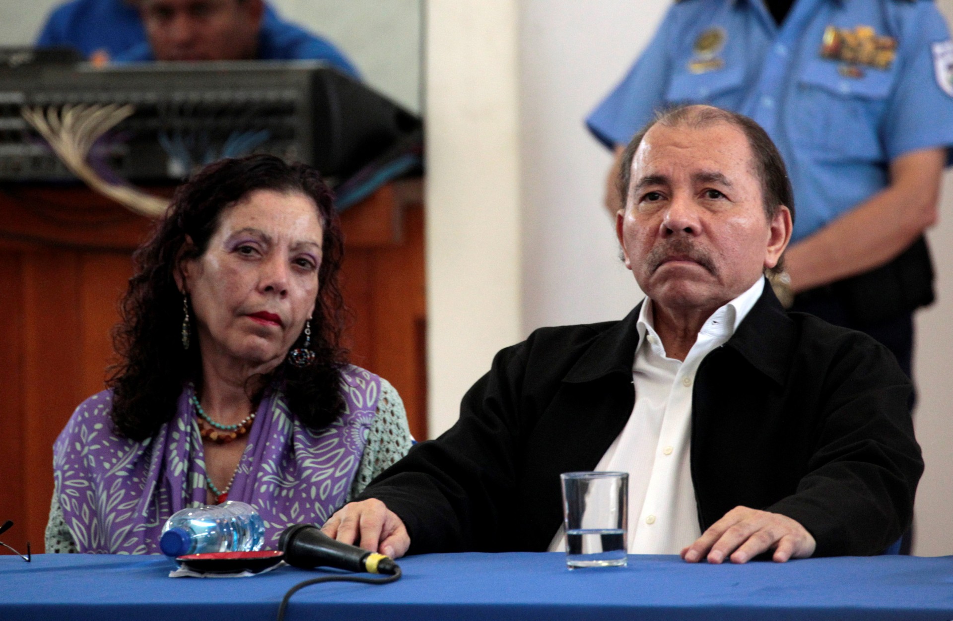 El presidente de Nicaragua, Daniel Ortega, y su esposa, la vicepresidente Rosario Murillo en la mesa del Diálogo Nacional (REUTERS/Oswaldo Rivas)