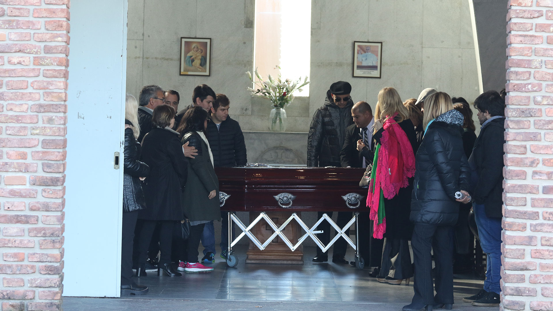 Dolor en el último adiós a Carlo Di Domenico en el cementerio de la Chacarita