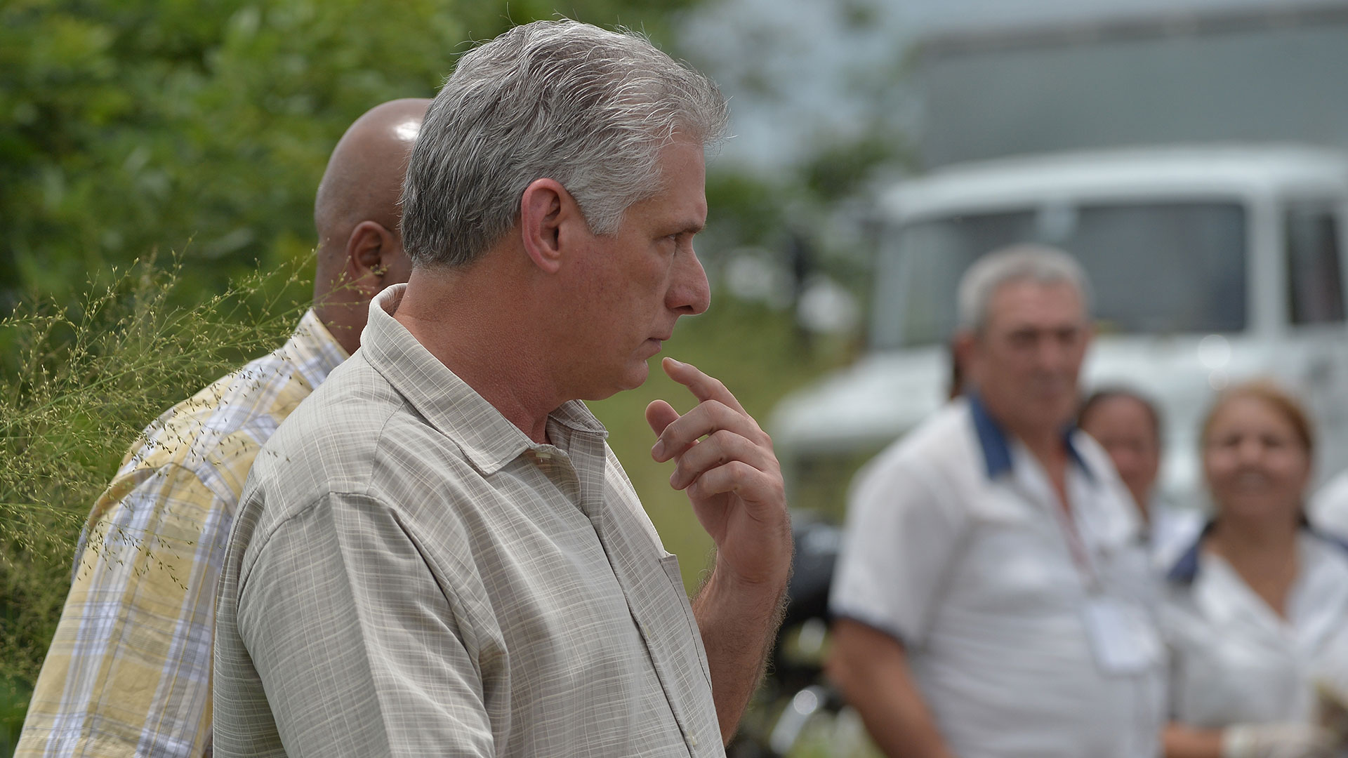 Miguel Díaz-Canel confirmó que había 104 pasajeros y nueve tripulantes (AFP)