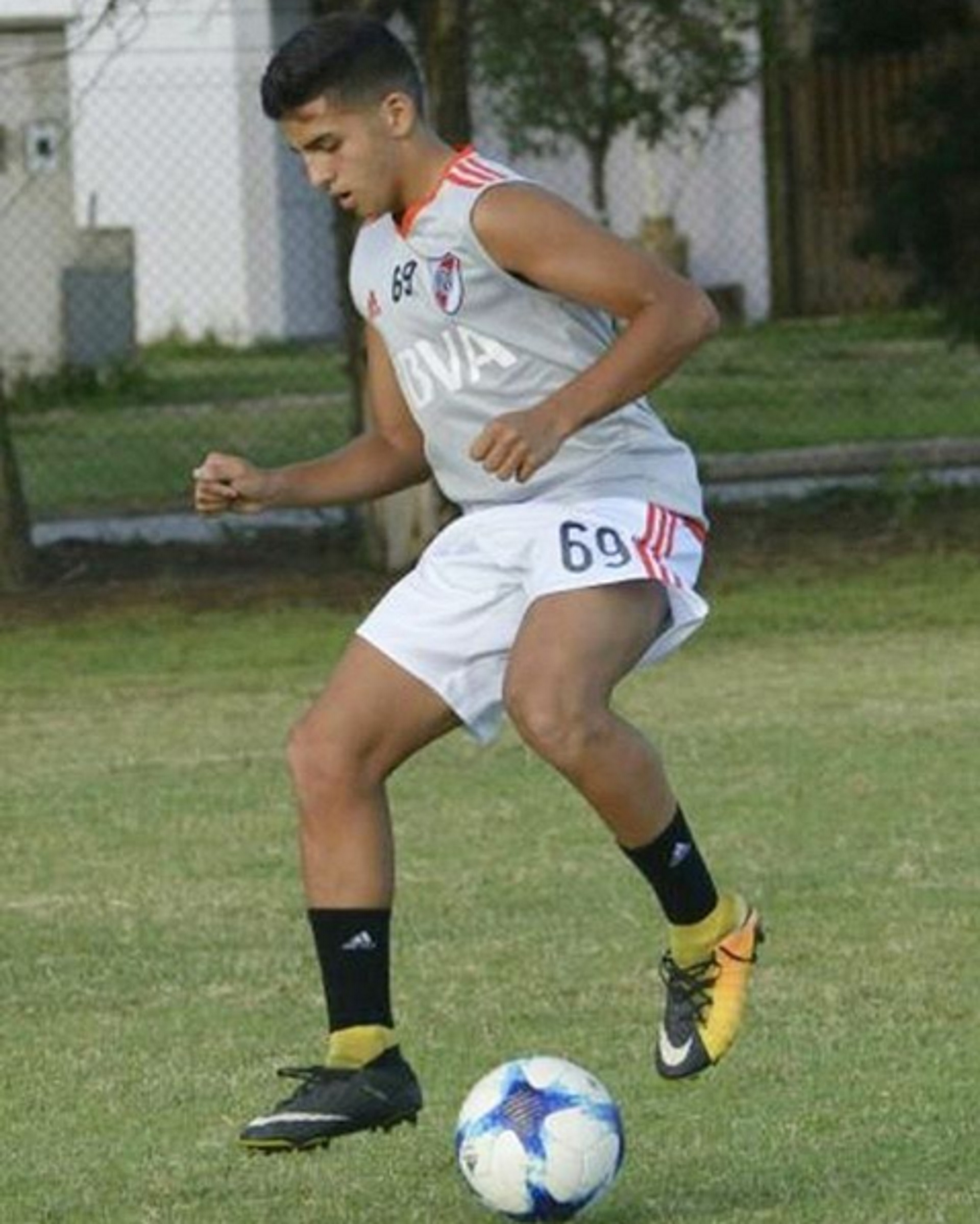 Hernán López entrena hace algunos meses con la Reserva de River (Crédito: Hernán López Muñoz)
