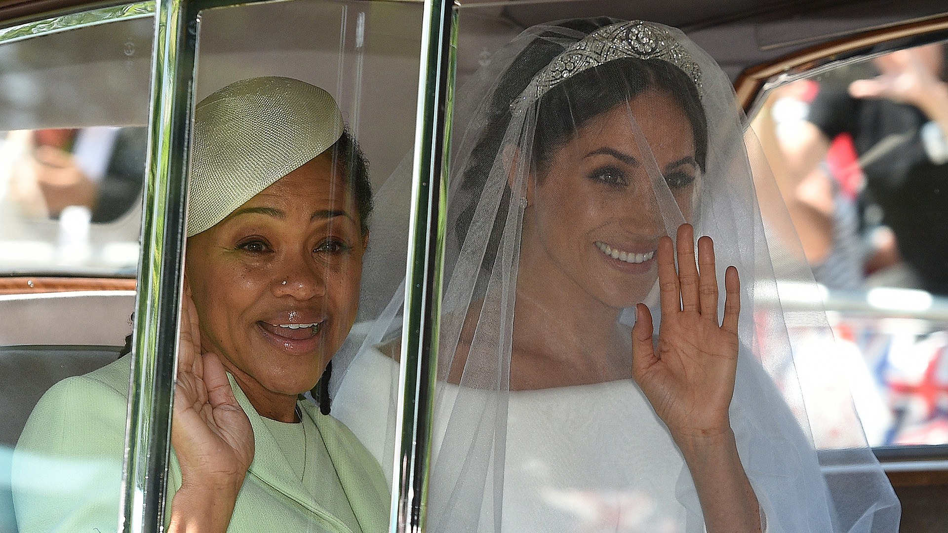 Meghan Markle y Doria Ragland en la boda real (AFP)