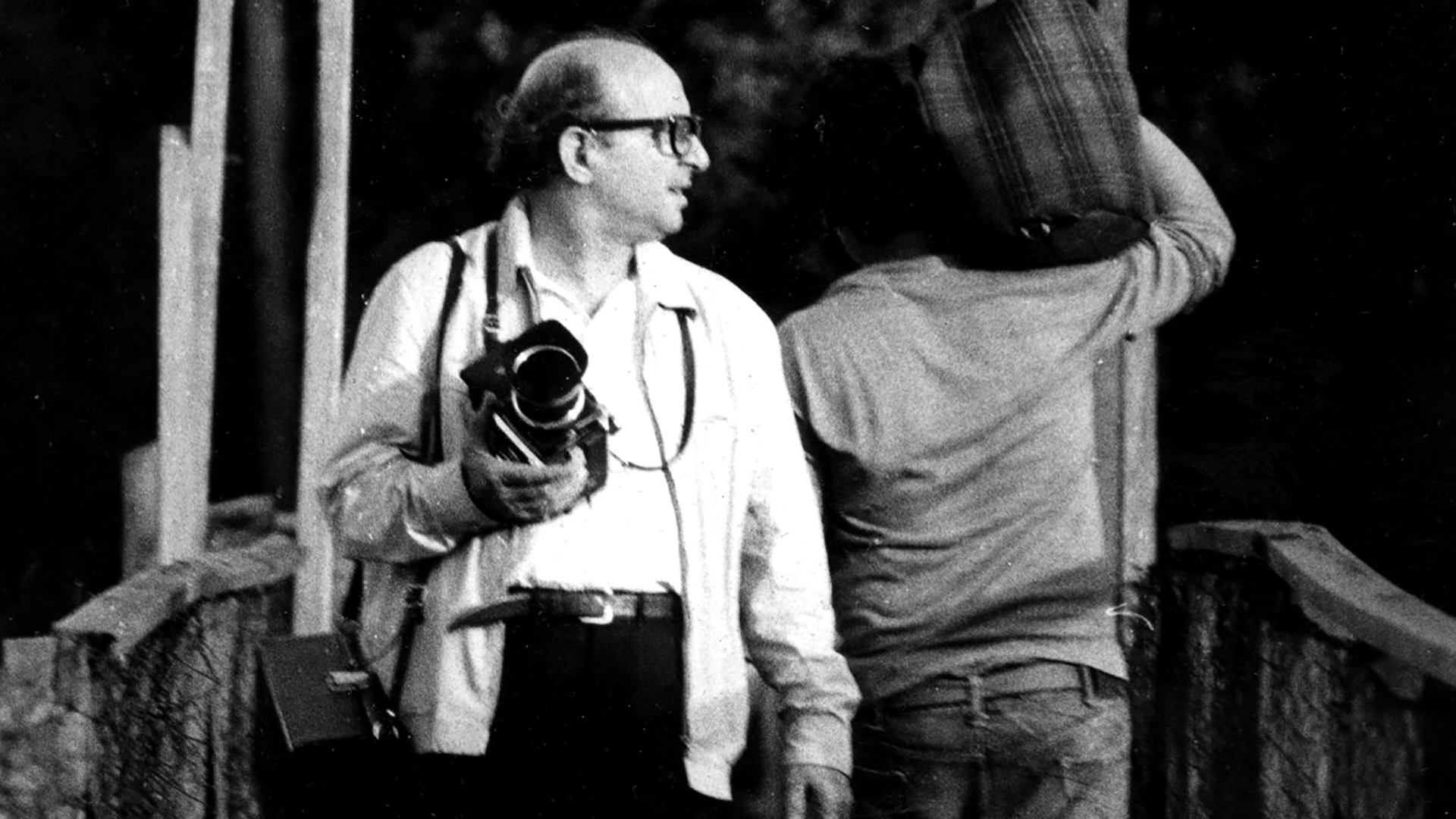 Oyoqlar orasiga urish haqida video