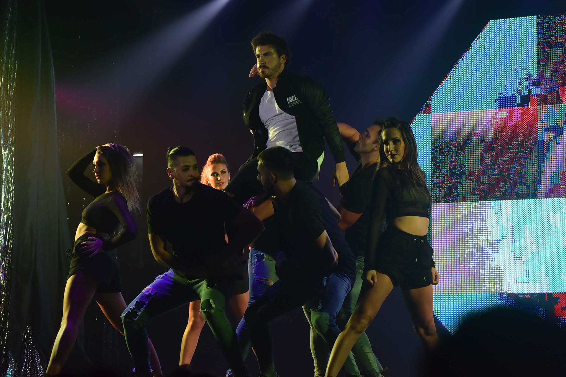 Fede Bal y el cuerpo de baile de “Magnífica”