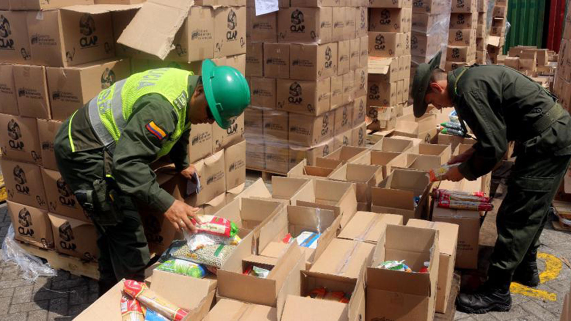 Incautación de 400 toneladas de alimentos descompuestos en el puerto de Cartagena, con destino a Venezuela.
