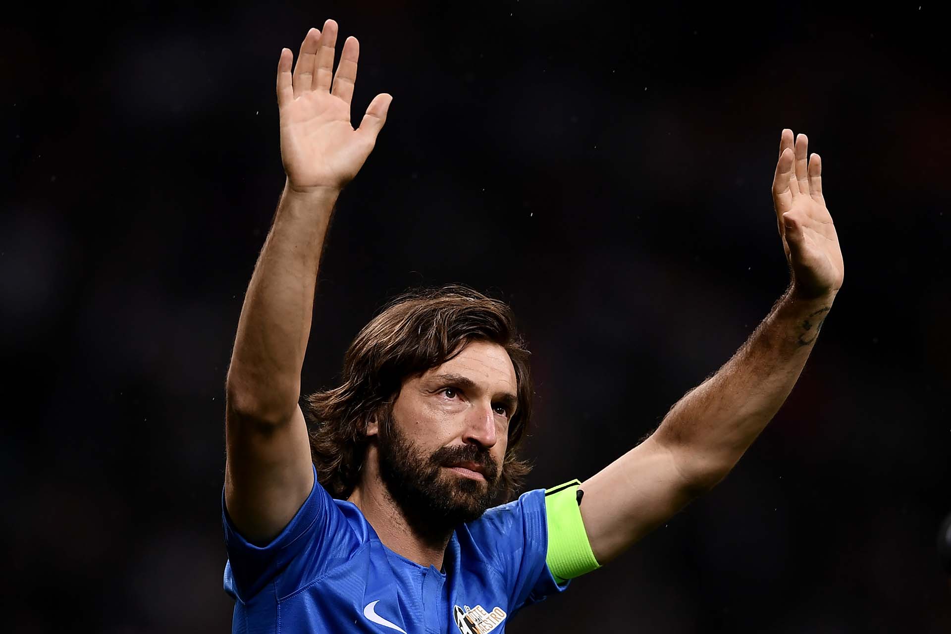 Andrea Pirlo fue ovacionado por el estadio Giuseppe Meazza en su adiós al fútbo (AFP)