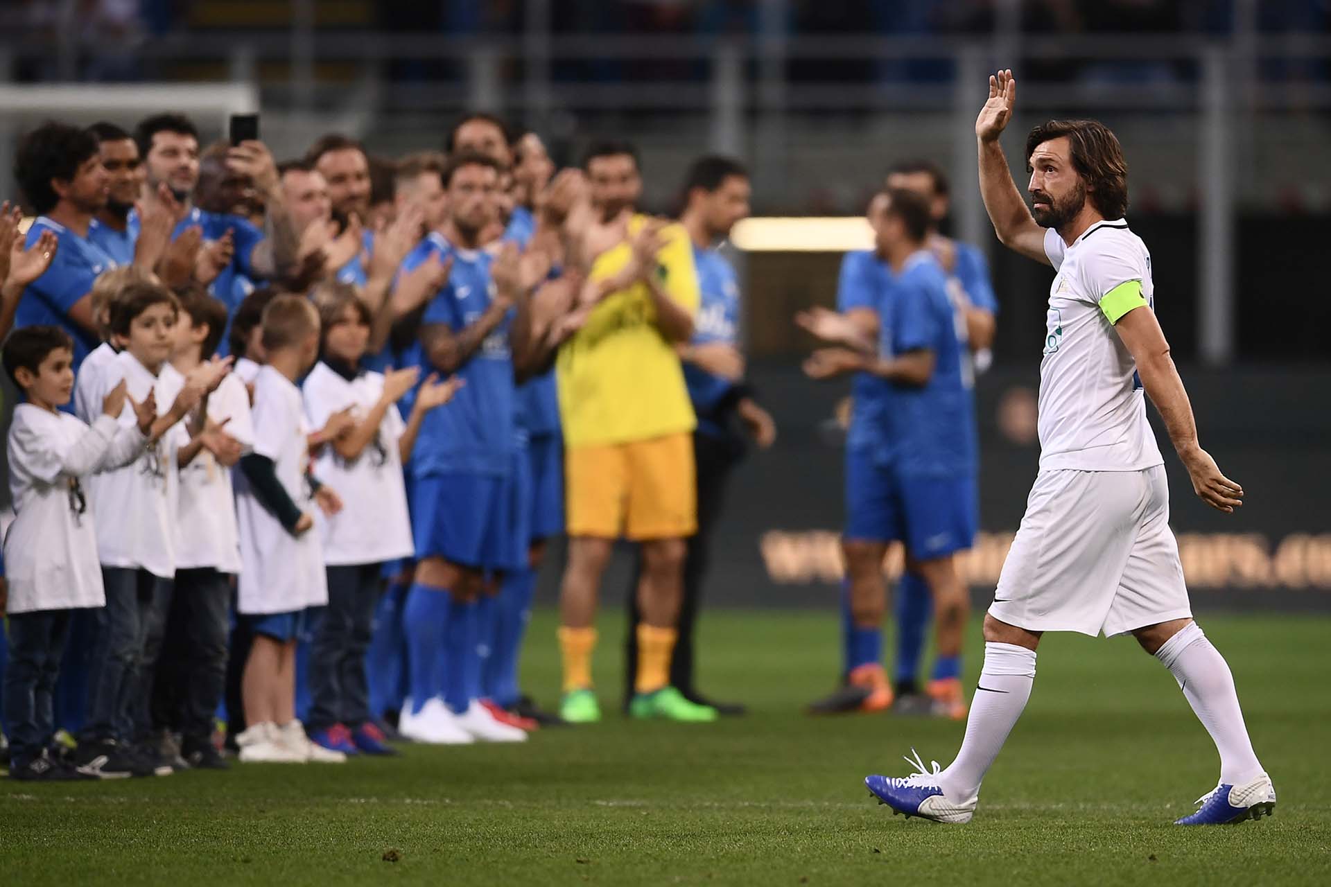 El partido de Pirlo se llamó “Notte del Maestro” (“La Noche del Maestro”)y y contó con la prescencia de muchos jugadores estrella (AFP)