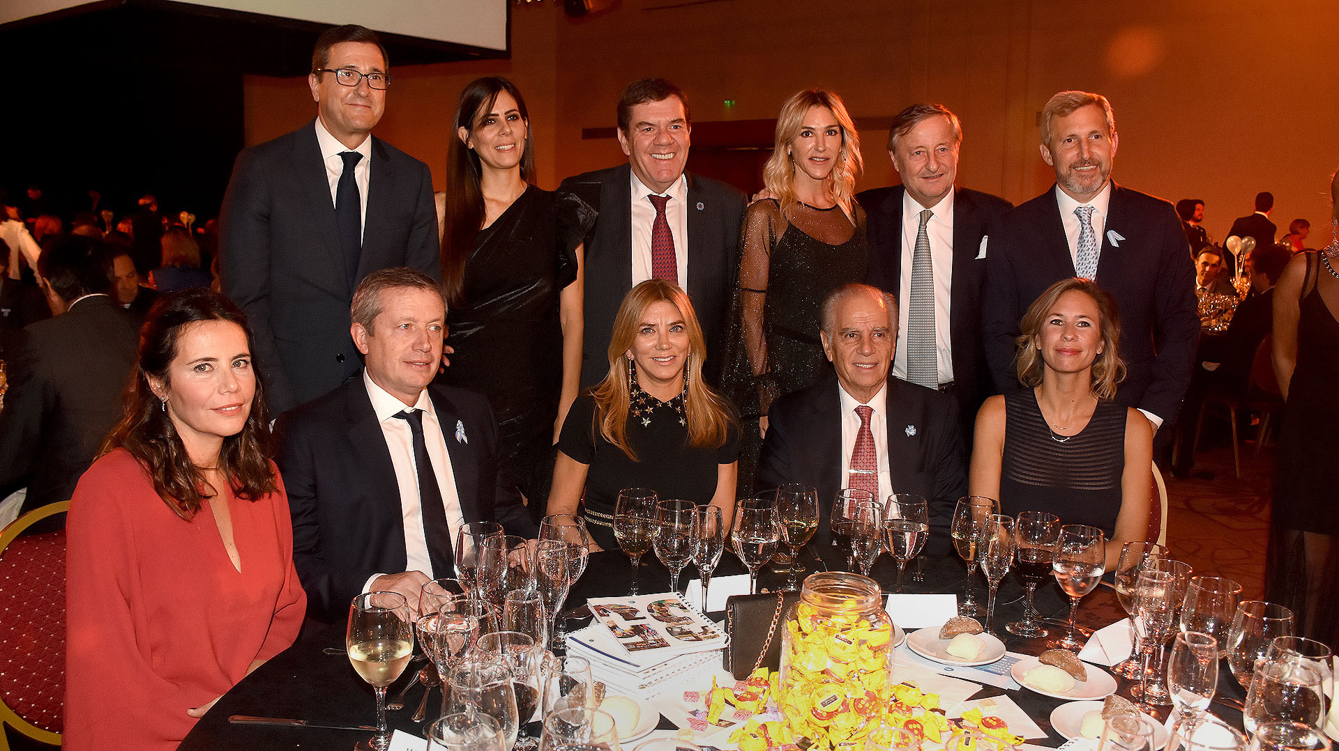 Emilio Monzó, Bettina y Alejandro Bulgheroni, Victoria Costoya, Guillermo Montenegro, Gabriela Castellani, Cristiano Rattazzi y Rogelio Frigerio