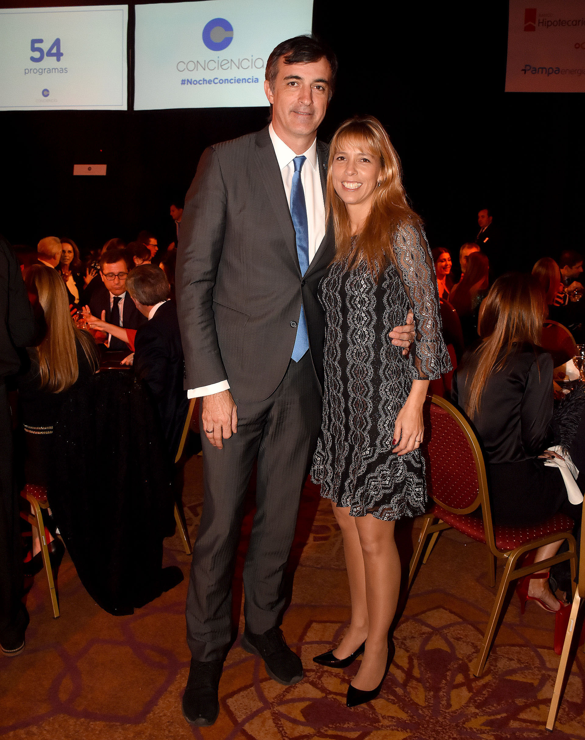 El senador Esteban Bullrich y su mujer
