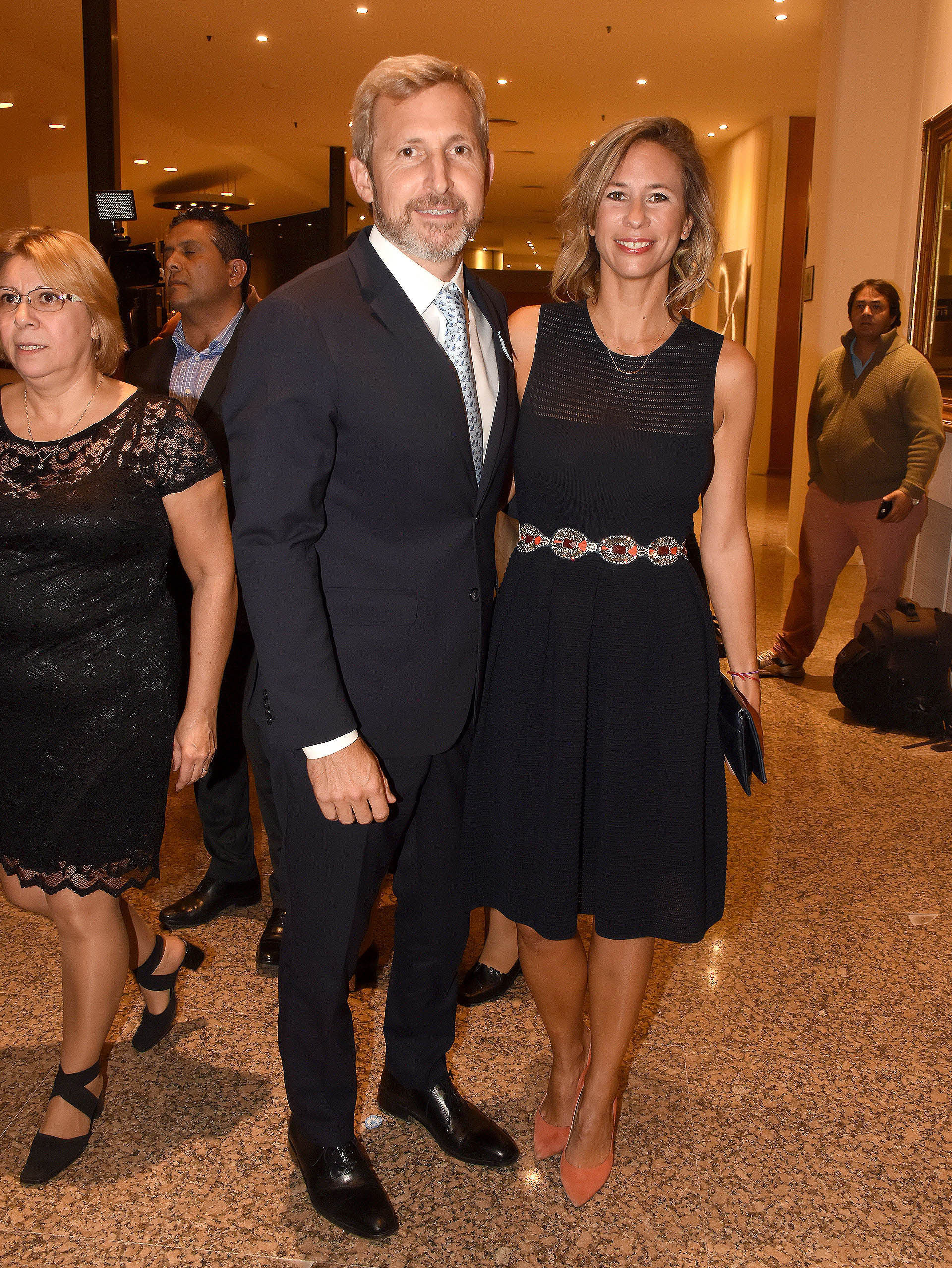 El ministro del Interior, Rogelio Frigerio, y su mujer Victoria Costoya
