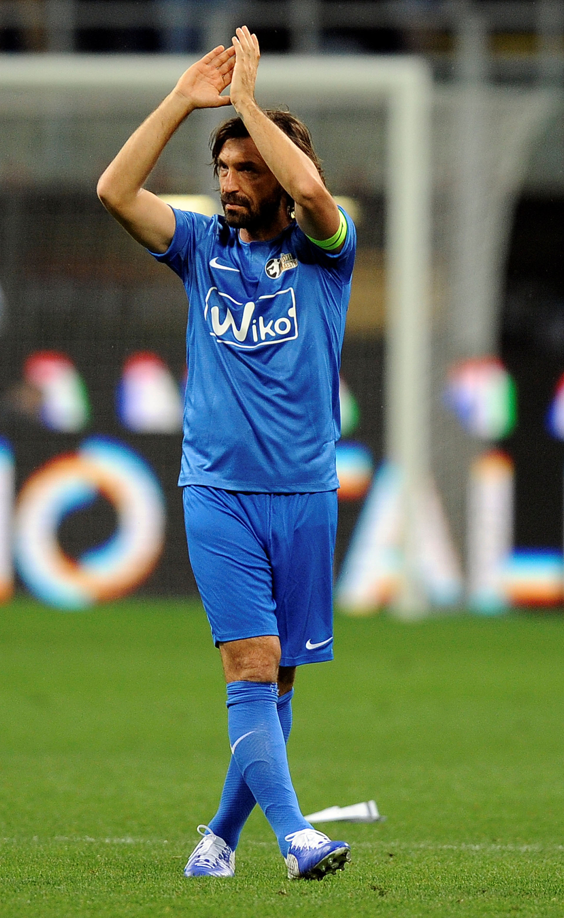 Andrea Pirlo se despidió del fútbol con un partido homenaje en Italia (Reuters)