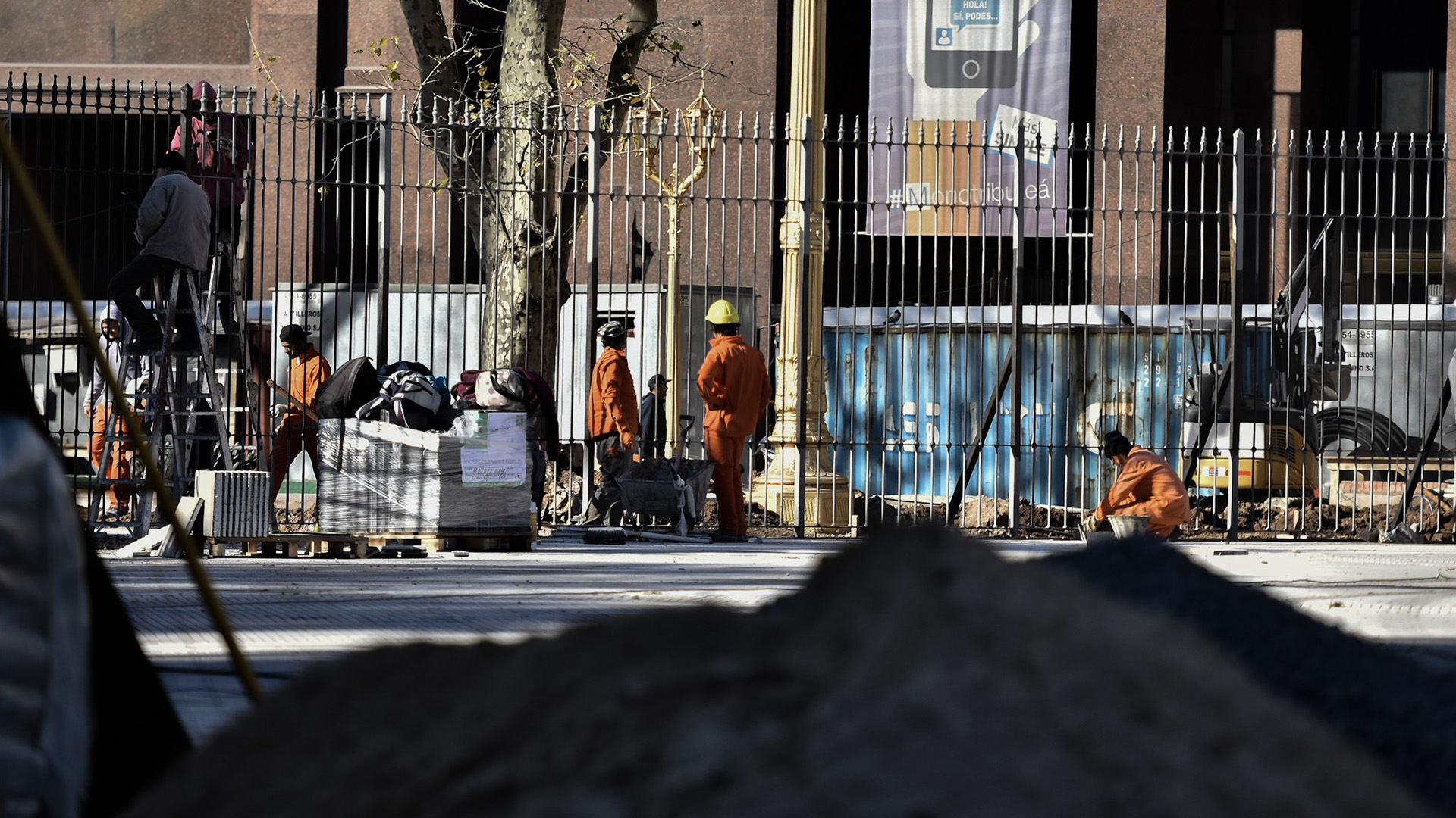 Las nuevas rejas modificaron el paisaje de la Plaza de Mayo