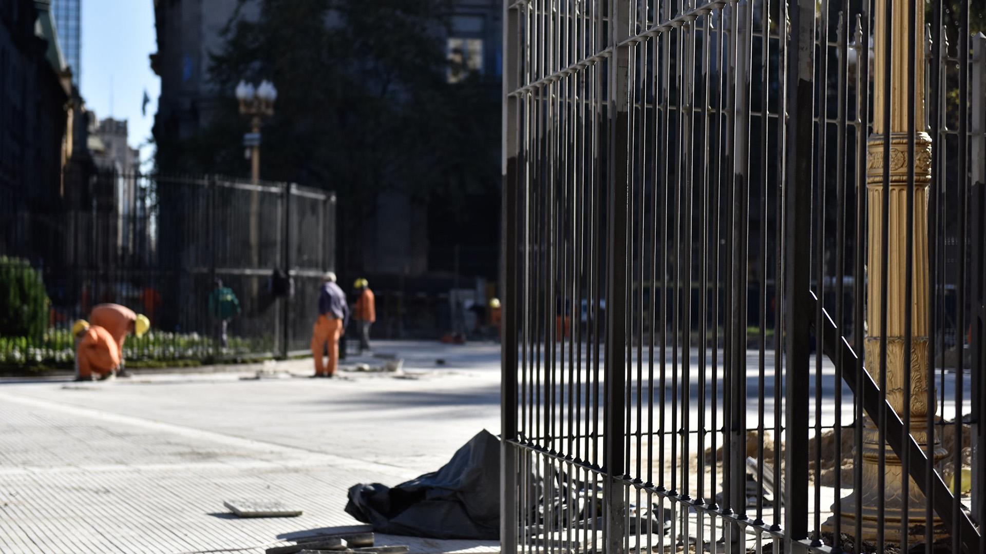 Los portones estarán abiertos en forma permanente. Solo se cerrarán por cuestiones de seguridad