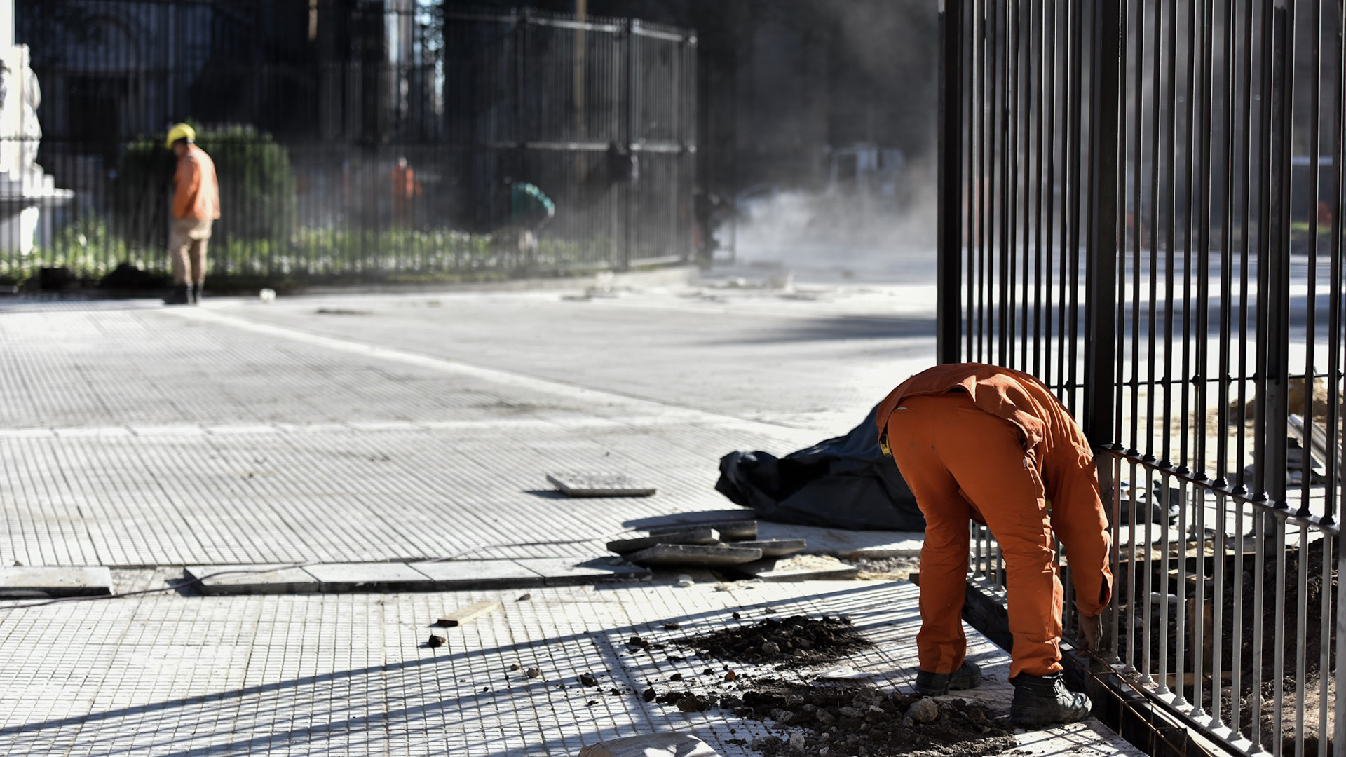 Los obreros ponen a punto todas las modificaciones en la Plaza
