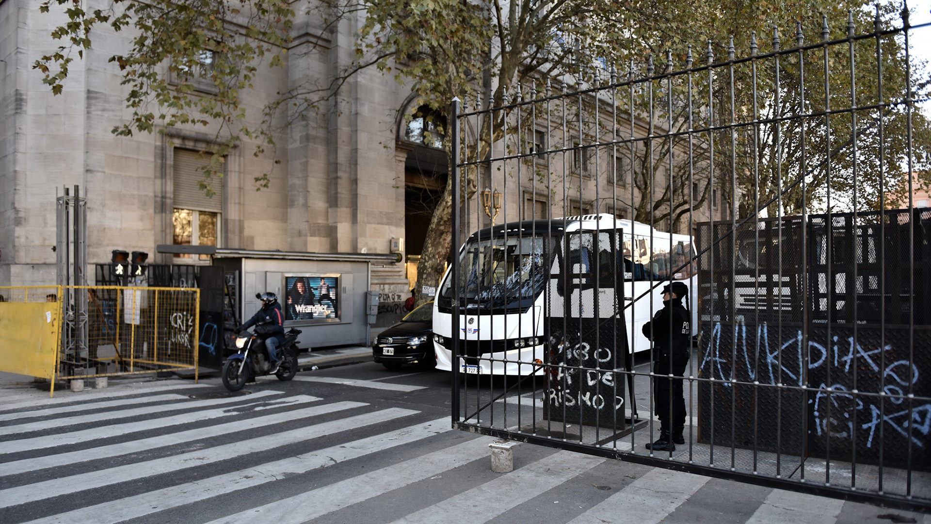 Los trabajos en la Plaza de Mayo se encuentran en pleno proceso