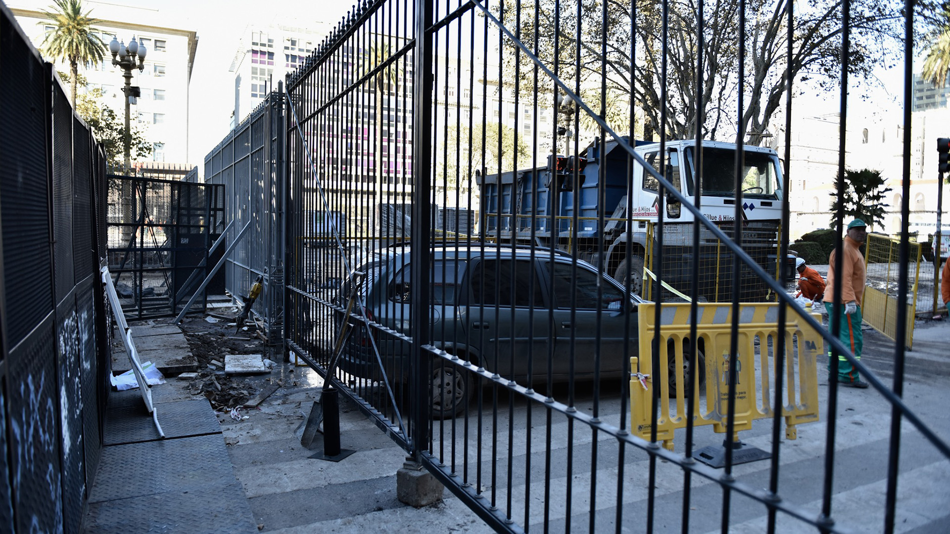 Los cordones de granito fueron eliminados y reemplazados por cemento