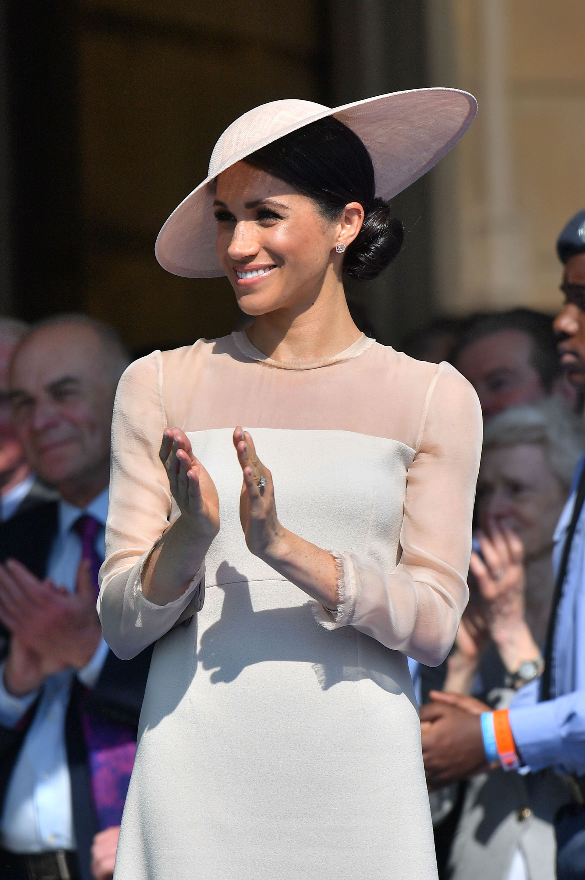 Sobria y refinada, Meghan Markle se adapta al estilo de la corona británica