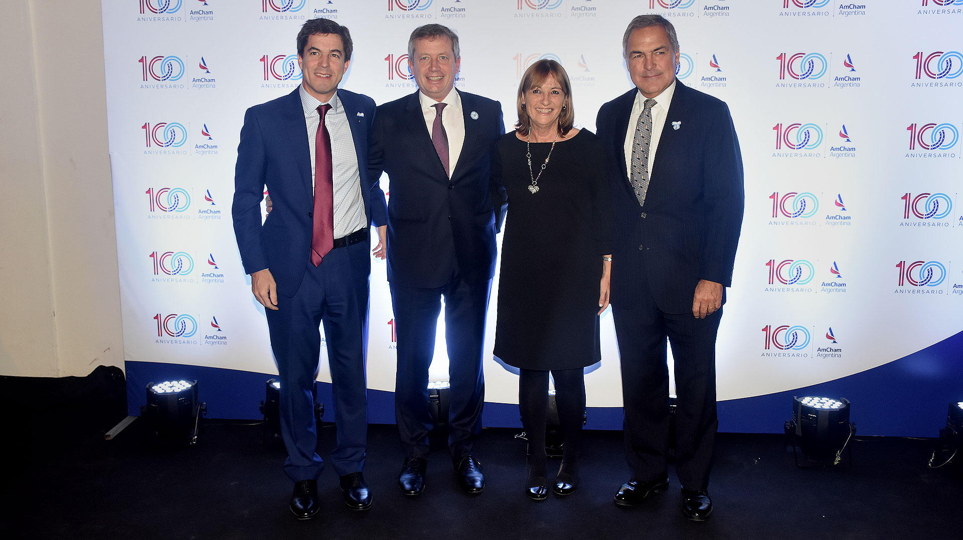 Pablo Bereciartua, secretario de Infraestructura y Política Hídrica del Ministerio del Interior; el presidente de la Cámara de Diputados, Emilio Monzó; la ministra de Producción del Gobierno de Santa Fe, Alicia Ciciliani; y el presidente de AmCham, Manuel Aguirre