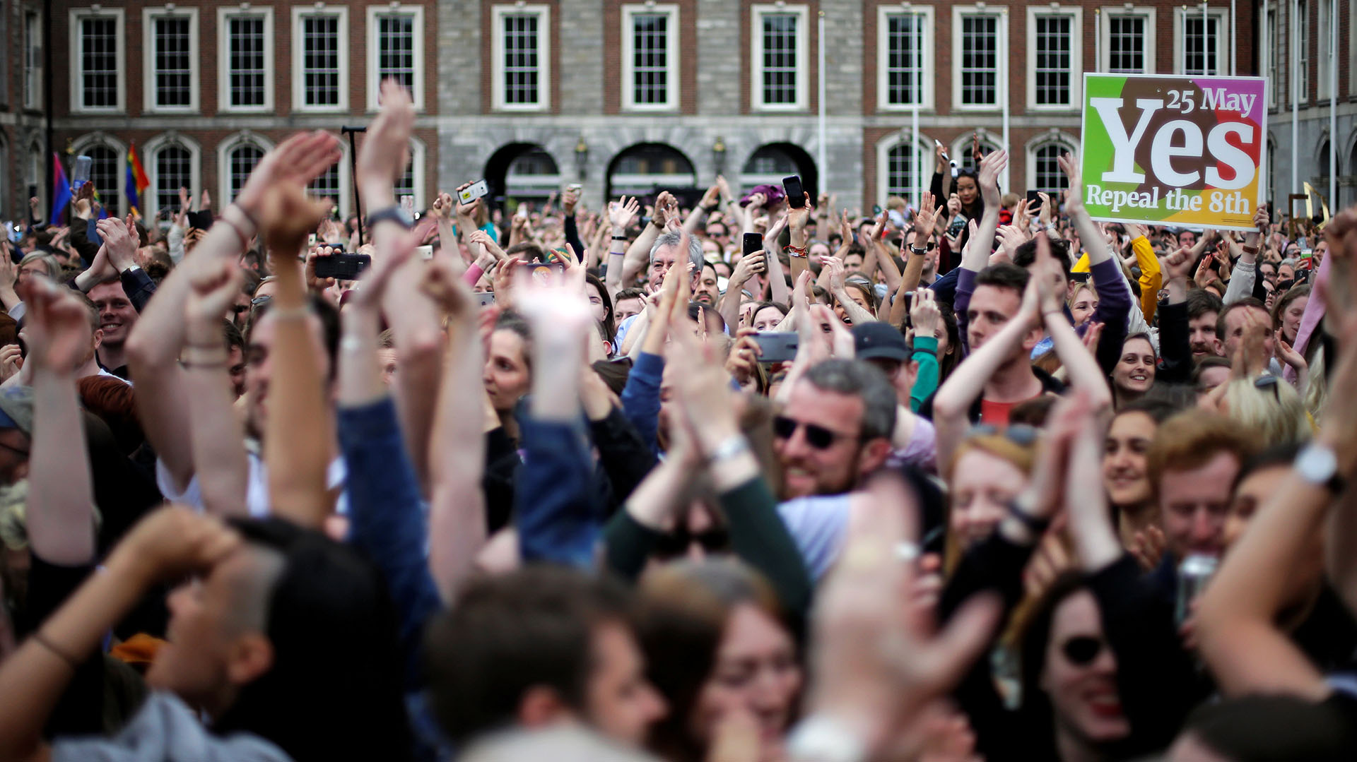 Celebraciones en Dublin por la victoria del Sí en el referéndum por el aborto en Irlanda (REUTERS/Max Rossi)