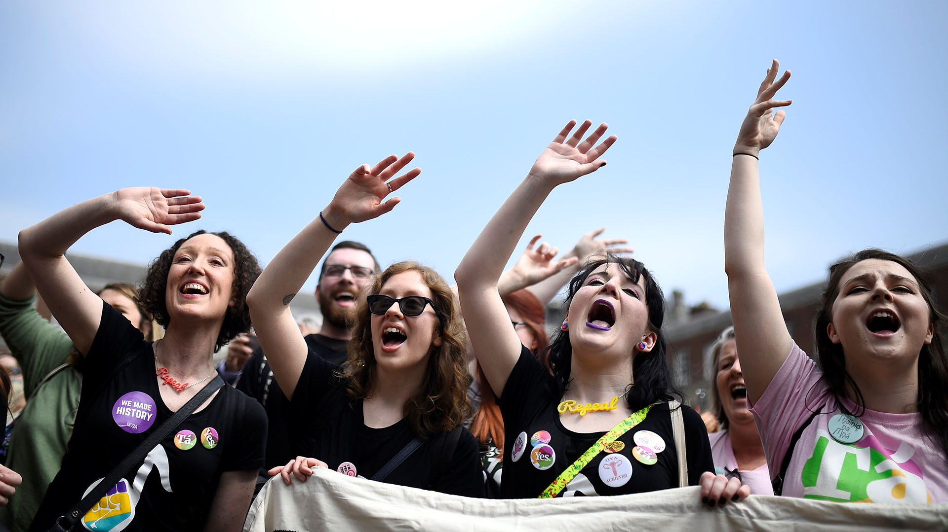 Miles de mujeres festejan en Dublin la liberalización de la ley de aborto (REUTERS/Clodagh Kilcoyne)