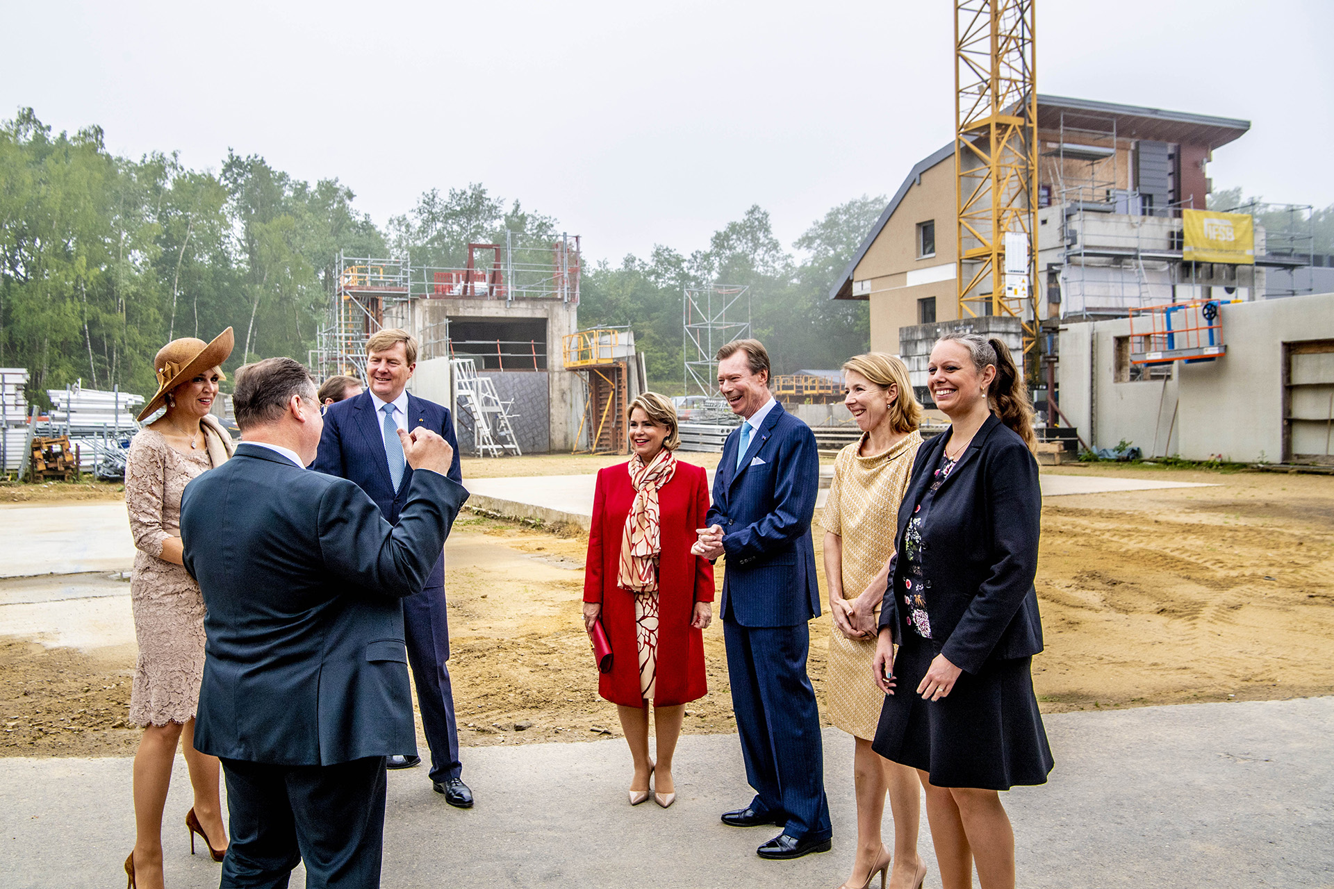 El gran duque Enrique de Luxemburgo, la gran duquesa Maria-Teresa, la reina Máxima y el rey Guillermo de Holanda visitan la compañía logística CFL Multimodal