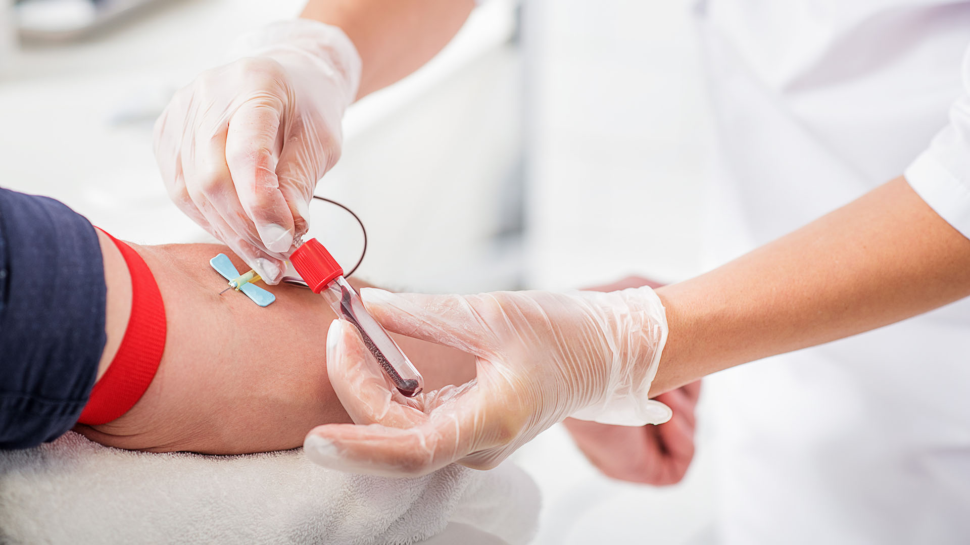 En la Argentina todavía es necesario fortalecer la donación voluntaria para garantizar el abastecimiento continuo de este recurso vital (Getty Images)