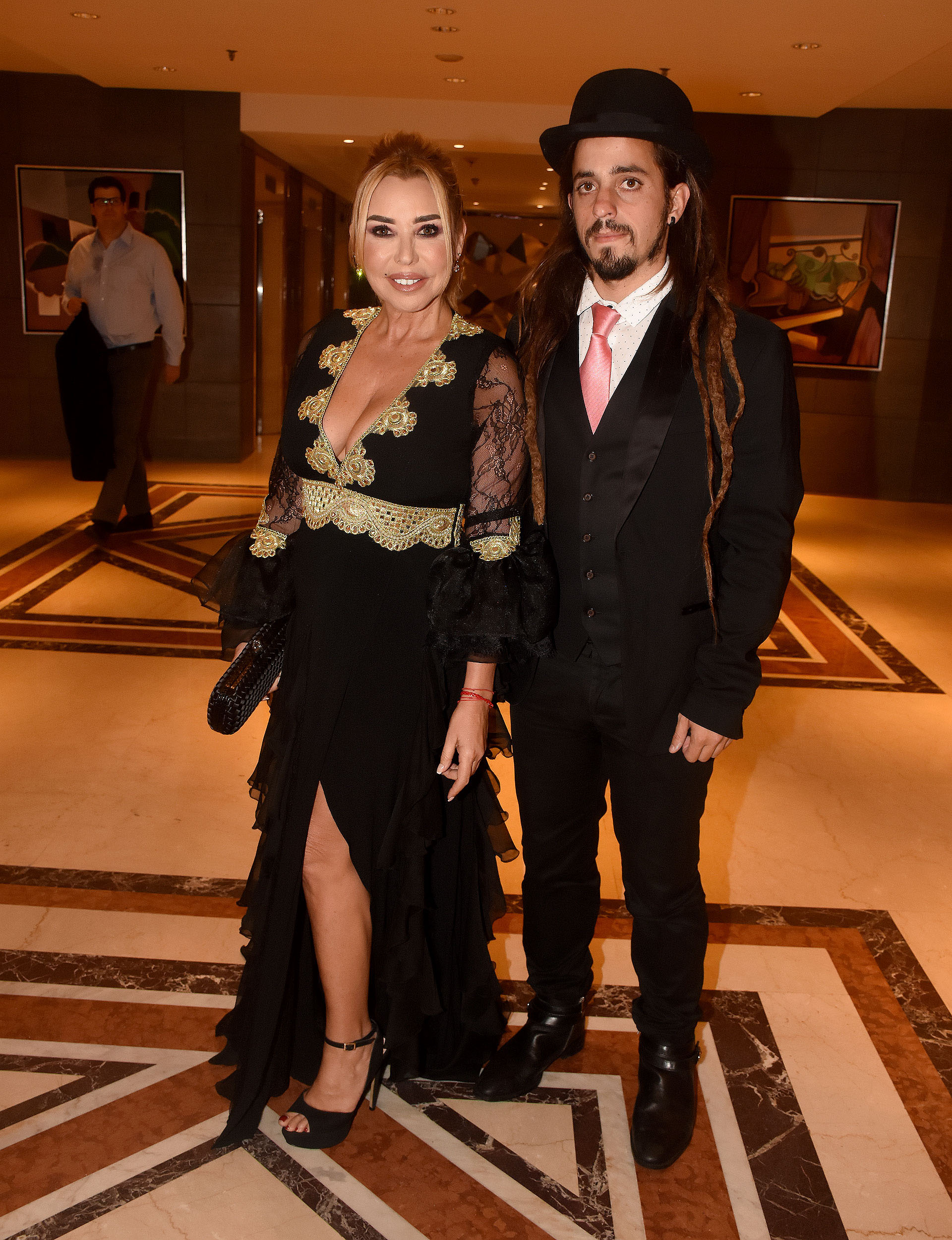 Liz Fassi Lavalle y su hijo, el artista plástico Michel Fassi