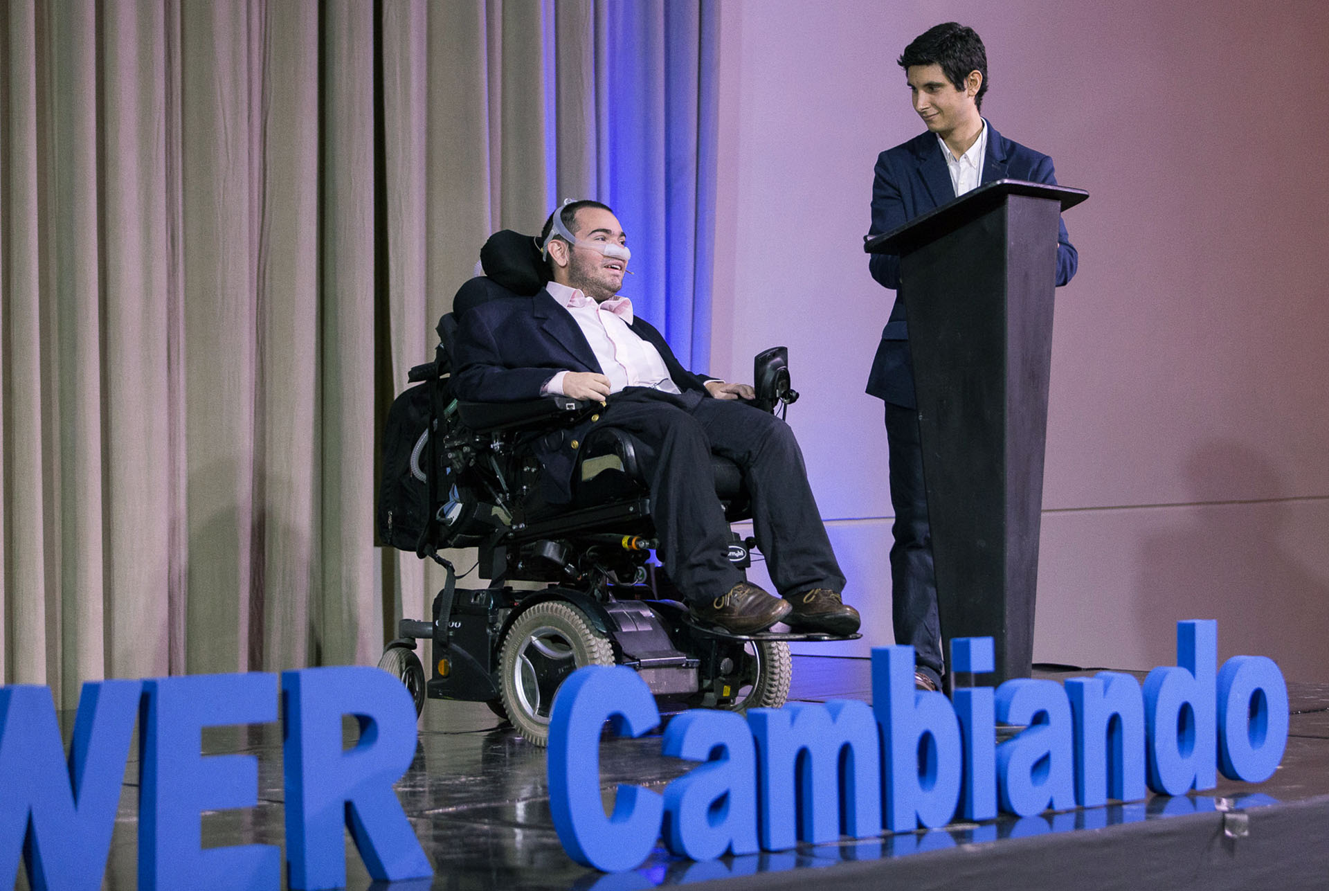 Fue una cena a pura emoción, con la presentación de los jugadores y de los nuevos equipos, además de testimonios en vivo- como el de Pepe Mayer- bajo el lema “Cambiando Vidas”
