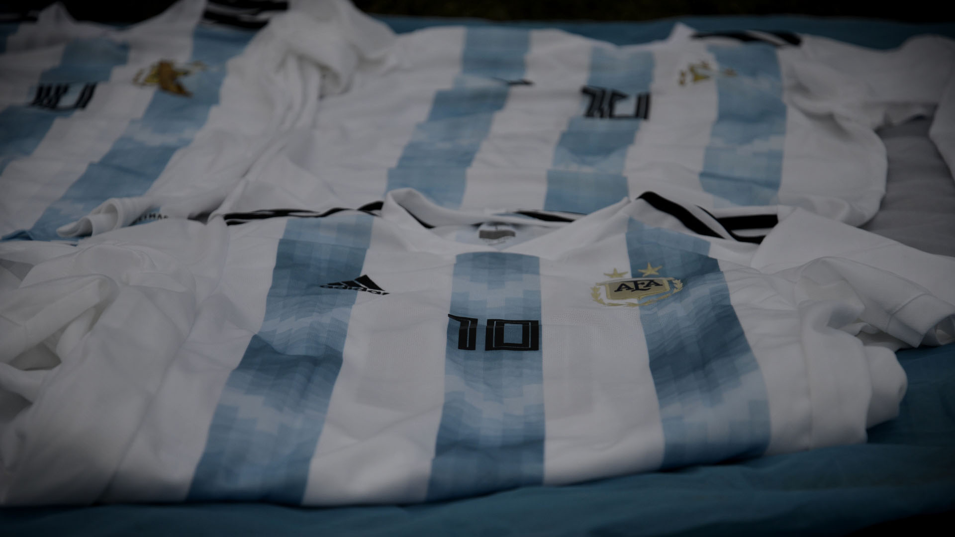Las camisetas de la selección argentina también se ofrecían