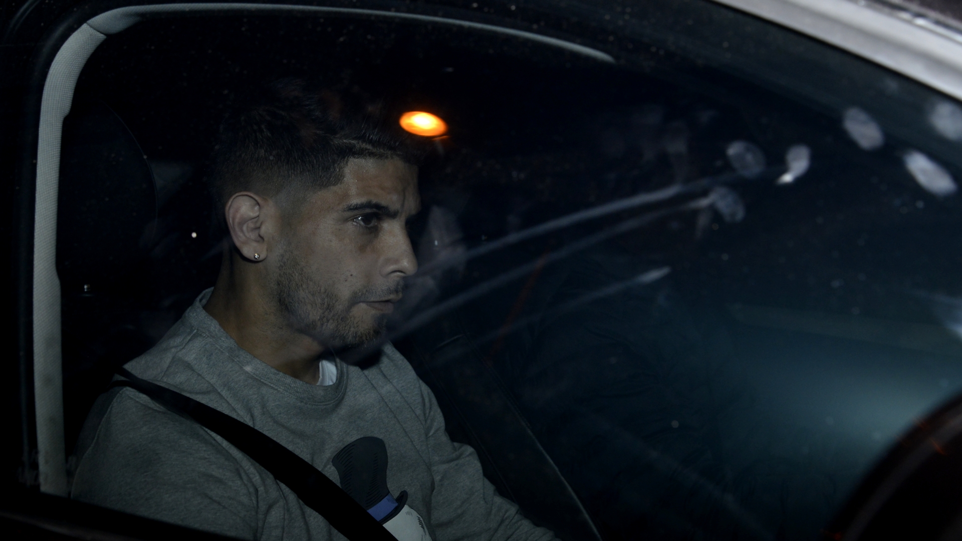 Éver Banega, en el momento en que llega al predio que la AFA posee en Ezeiza