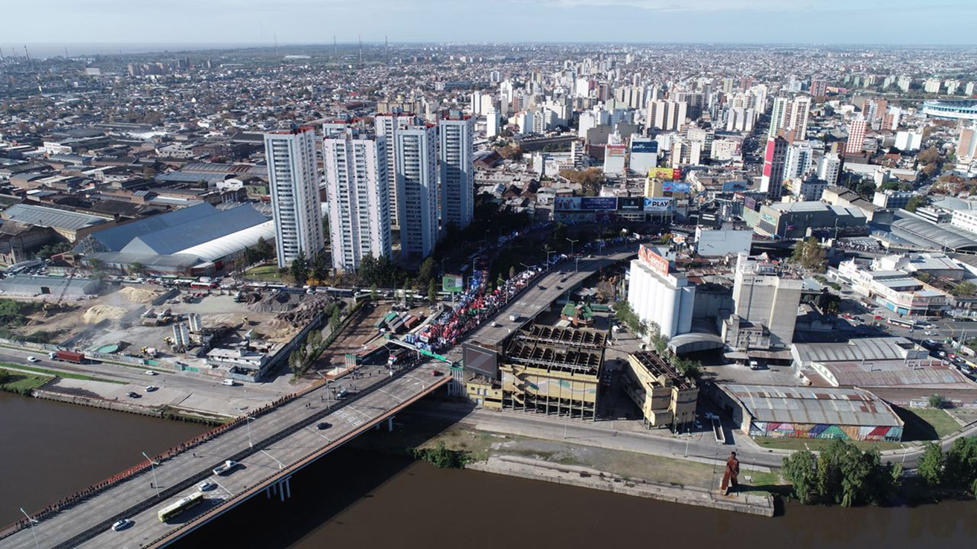 El Drone de Infobae en la Marcha Federal sobre Puente Pueyrredón