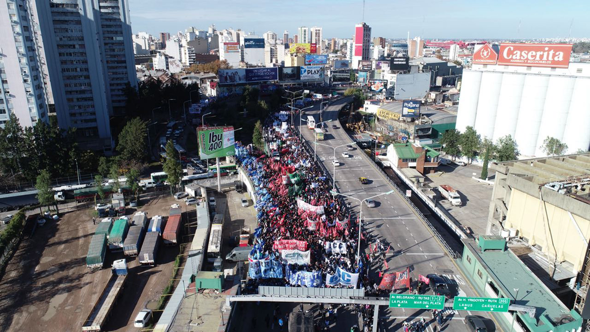 El Drone de Infobae en la Marcha Federal sobre Puente Pueyrredón