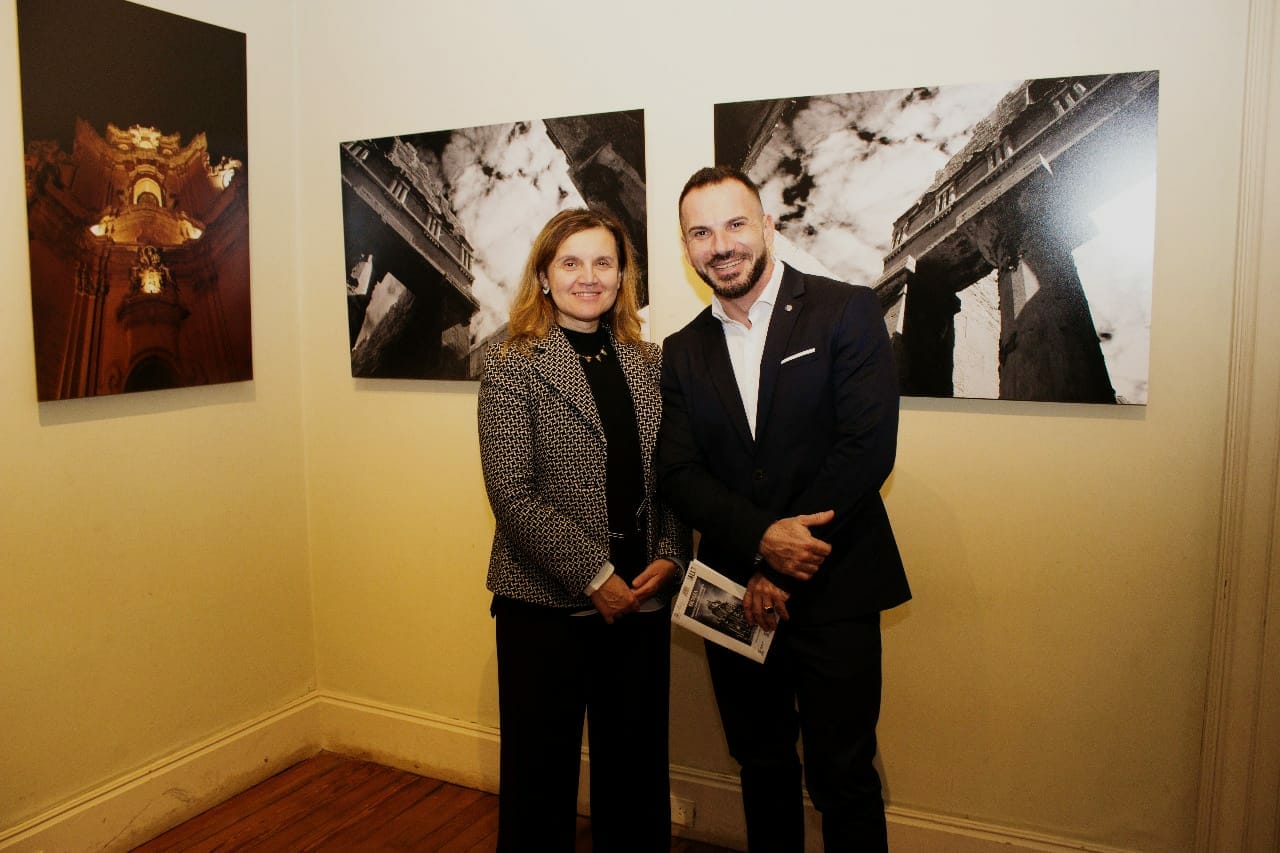 Donatella Cannova del Instituto Italiano de Cultura y Fréderic Vacheron representante de UNESCO