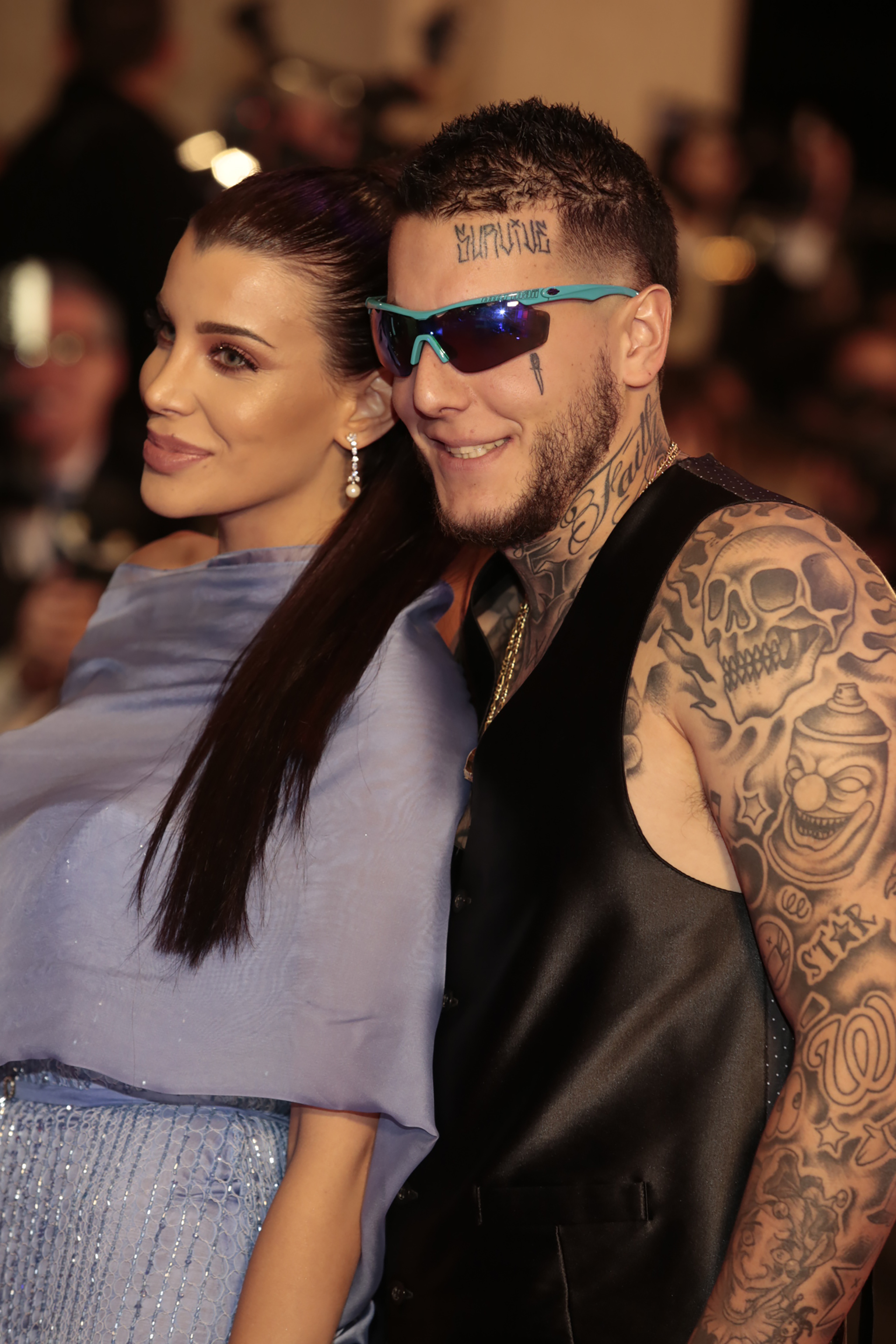Charlotte y Alexander Caniggia, estaban nominados en la terna Reality, por “Caniggia Libre” que se emitió por Telefe. Alex dio la nota con dos exabruptos en la alfombra roja: ” Llegó el más pijudo” y “¿Qué pasa si no gano? Me chupa un huevo”