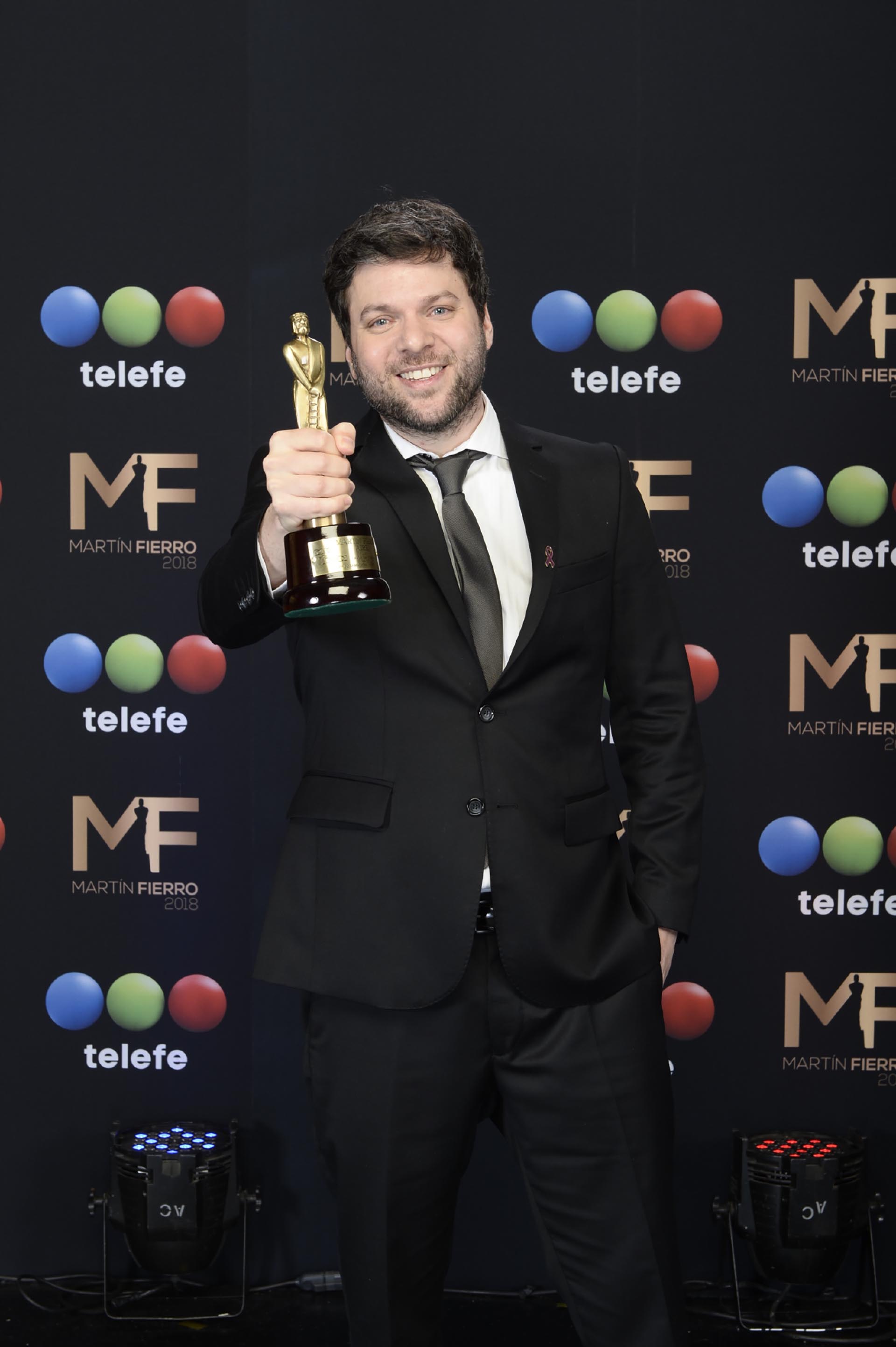 Guido Kaczka, emocionadísimo con su Martín Fierro a Mejor Conducción Masculina por tres programas: “A Todo o Nada”, “Hacelo Feliz” y “Lo Mejor de la Familia”. Tras bromear con Marley, se lo dedicó a su esposa y a sus hijos