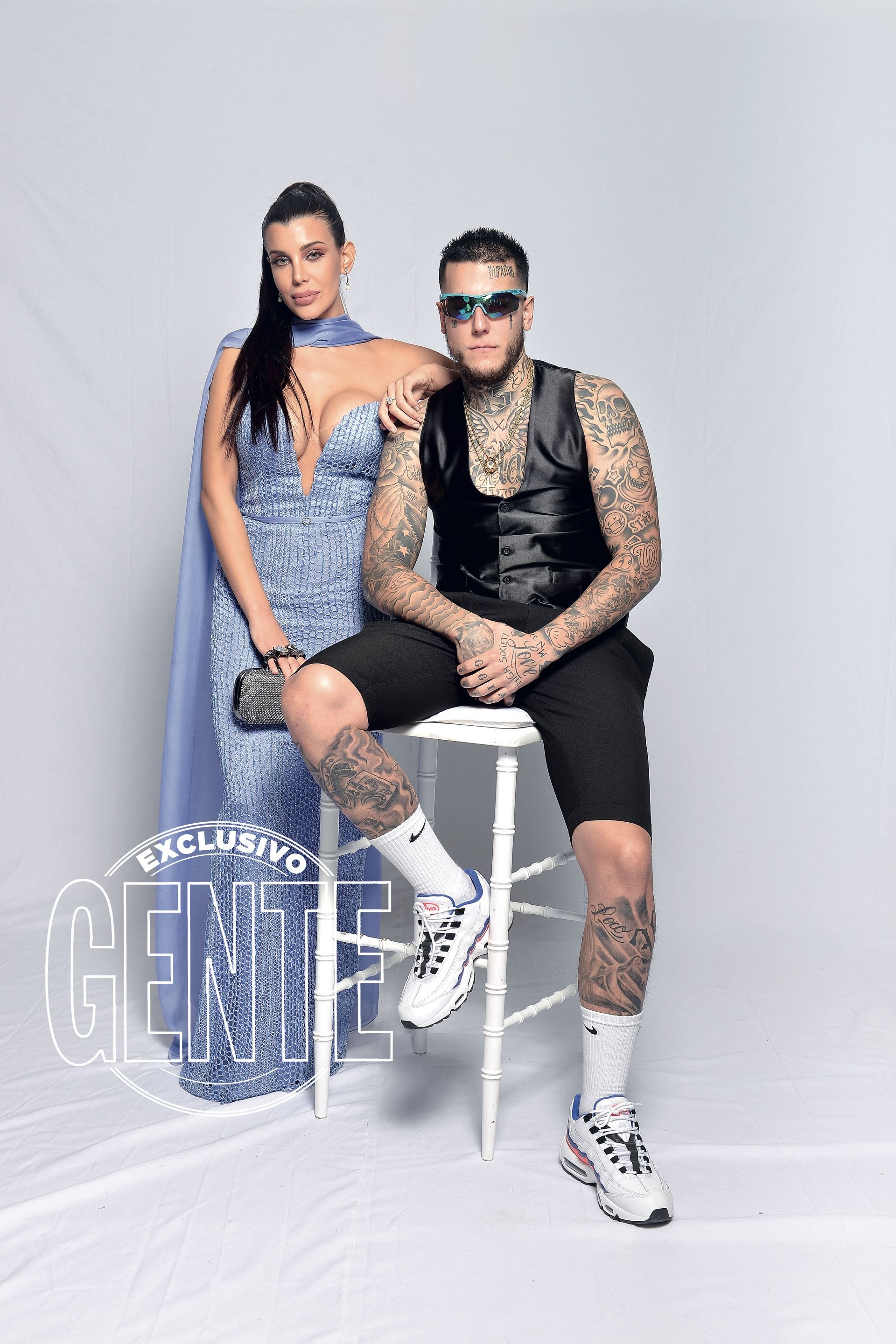 harlotte Caniggia by Claudia Arce y zapatos y joyas personales. Alex “El Emperador” by Daniel Casalnovo y zapatillas Nike.