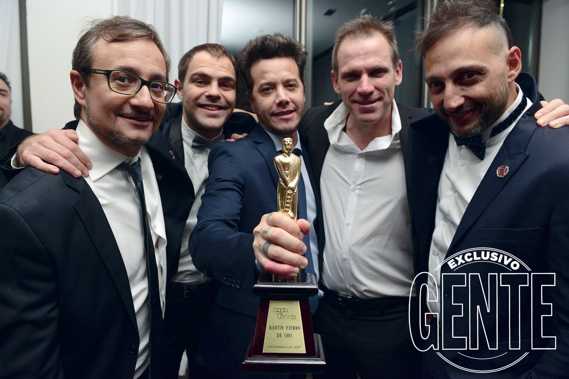 Pablo Culell, director de contenidos de Underground, Lanzani, Ortega, Stagnaro y Staltar se despiden de una noche inolvidable. “Pará…¿es de oro posta?”, preguntó Peter.