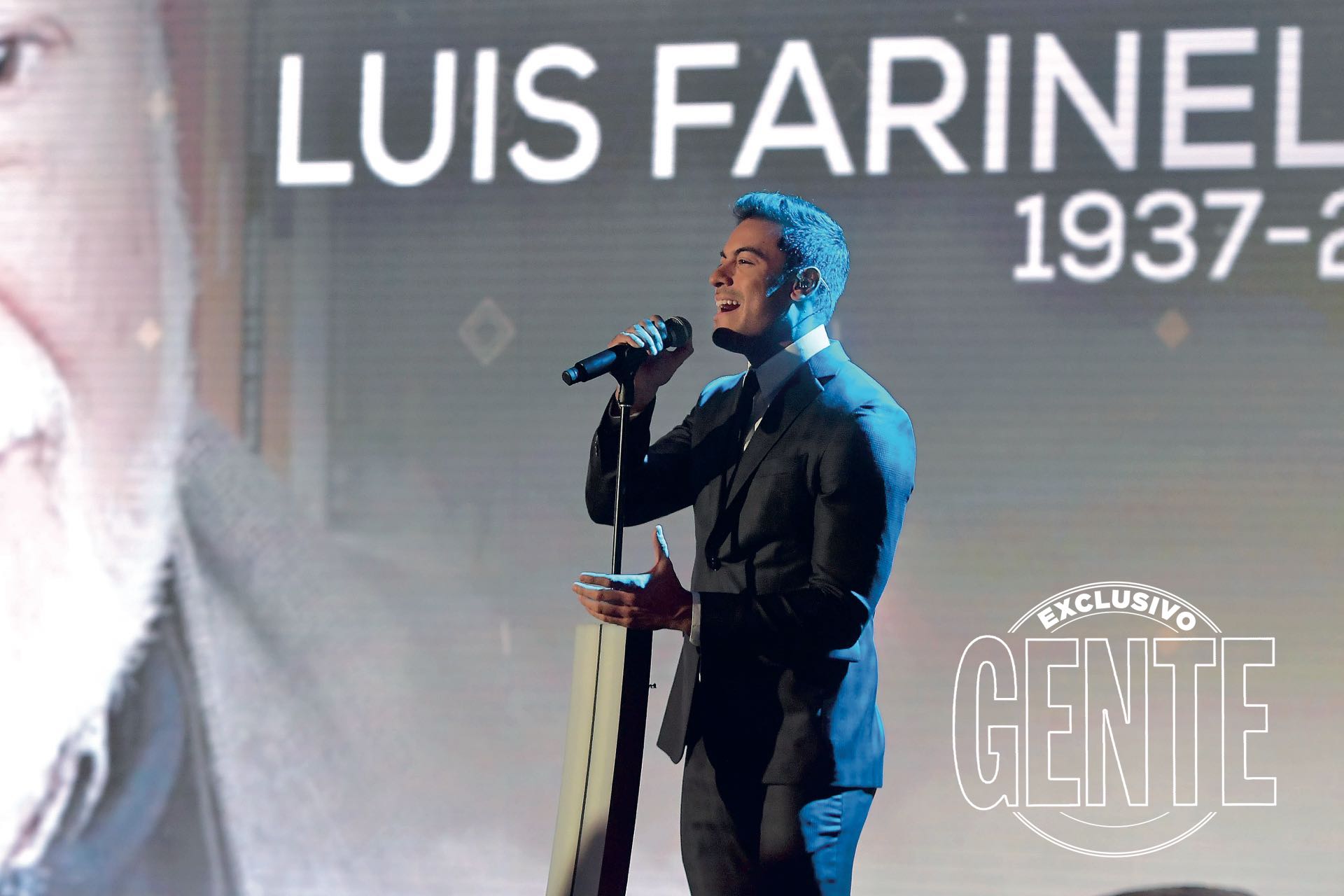El mexicano Carlos Rivera cantó Recuérdame, el hit del film Coco, para recordar a las figuras fallecidas durante el último año.