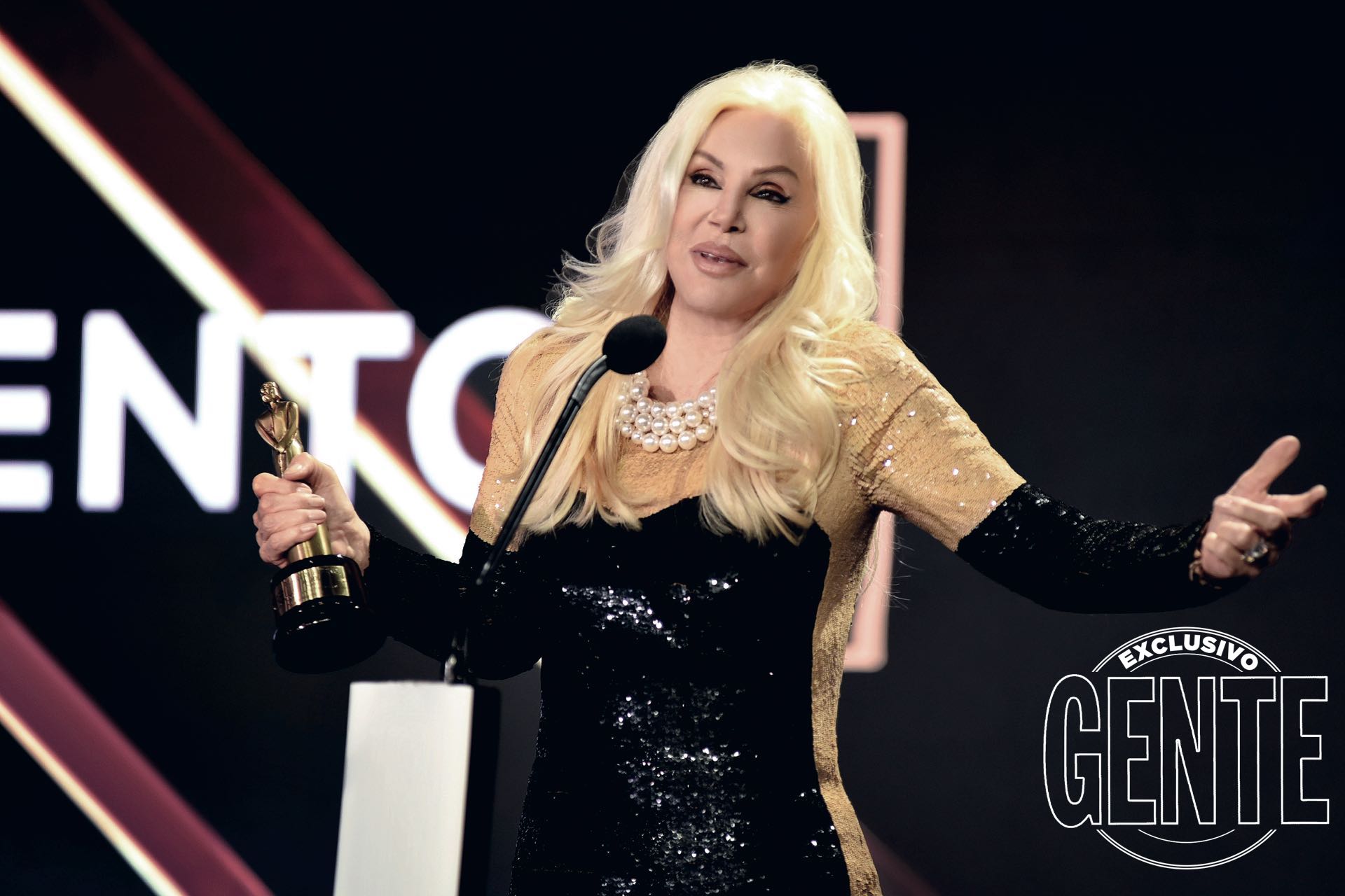 Su se convirtió en la figura más premiada al recibir cuatro Martín Fierro al Mejor Programa de Entretenimientos (Susana Giménez, Telefe), Mejor Conducción Femenina, Mejor Producción Integral y el más esperado, el Premio de la Gente elegido en vivo a través de sms.