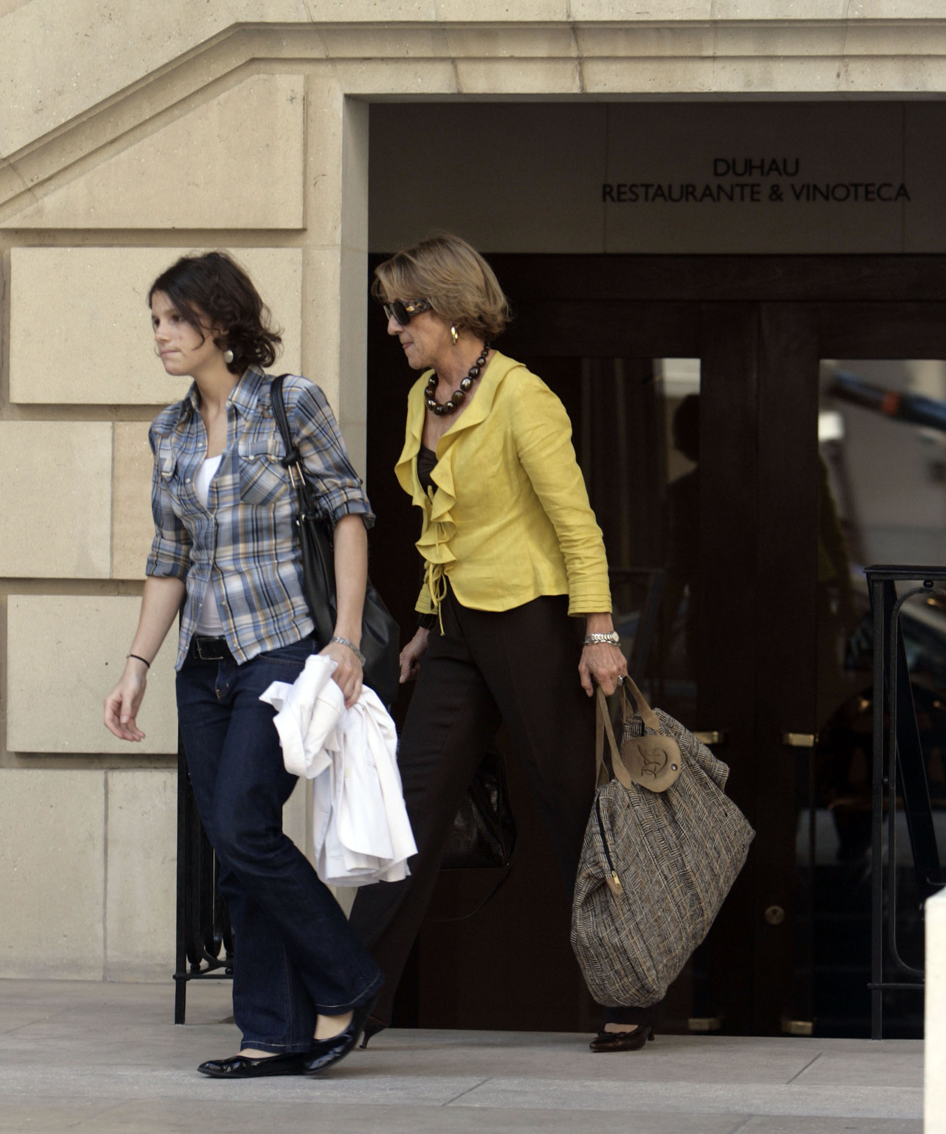 De compras junto a su María del Carmen Cerruti. Ellas tenía una buena relación y solían salir juntas a almorzar. La jovencita era querida en su círculo social y de trabajo