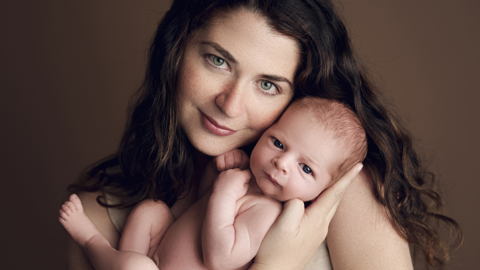 “La mirada del afuera que suele ser poco empática y hasta hostil en muchos casos con las madres”