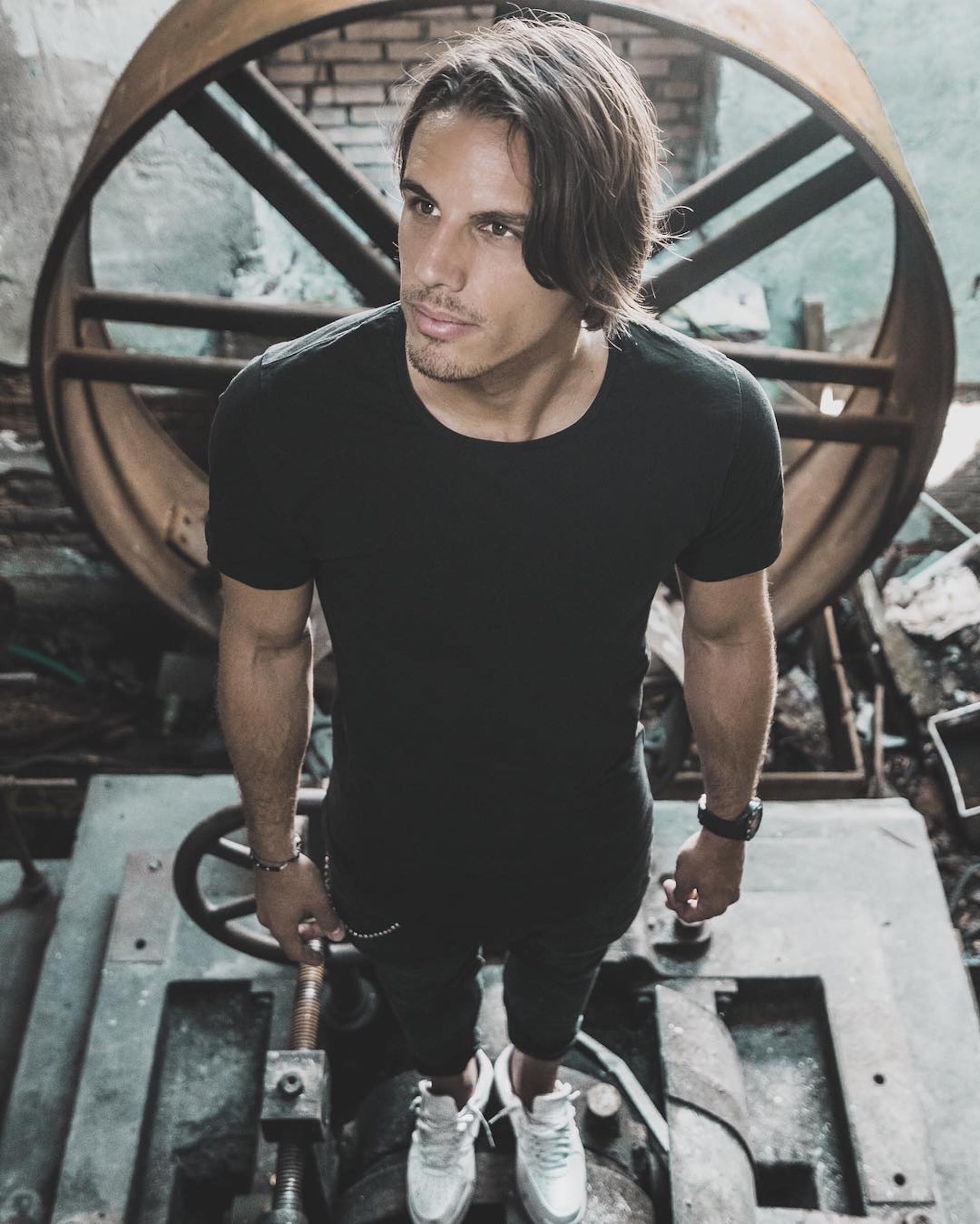 Yann Sommer estudió y sabe hablar castellano. Le gusta tanto el idioma que tiene escrito la traducción de su apellido