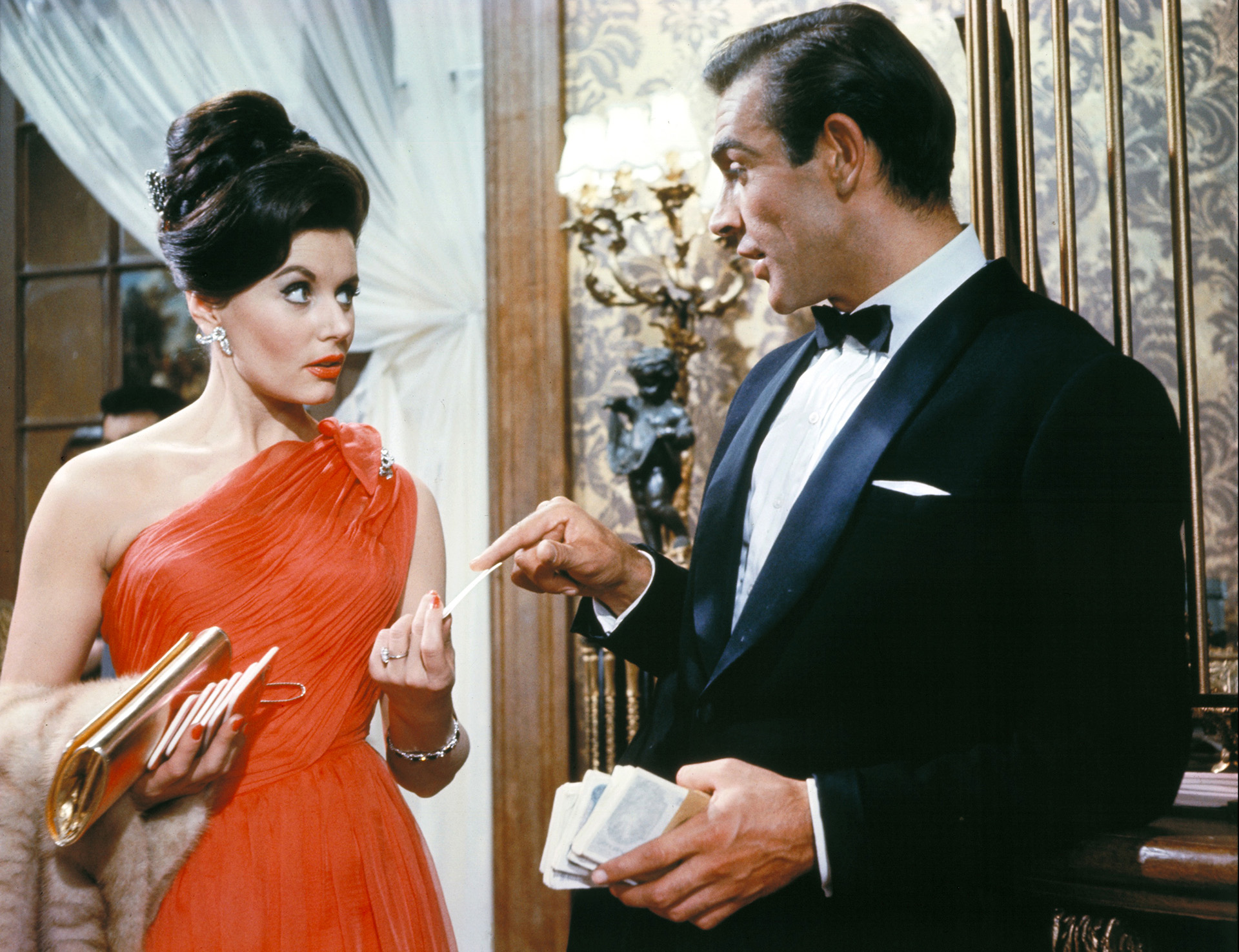 Eunice Gayson en una de las escenas de la primera James Bond (Grosby Group)