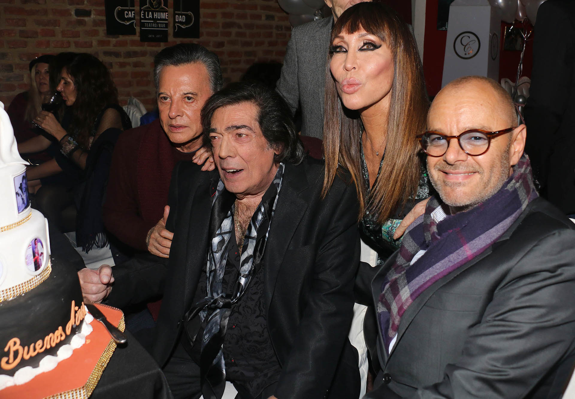 Cacho Castaña, Palito Ortega, Moria Casán y el doctor Rubén Mühlberger