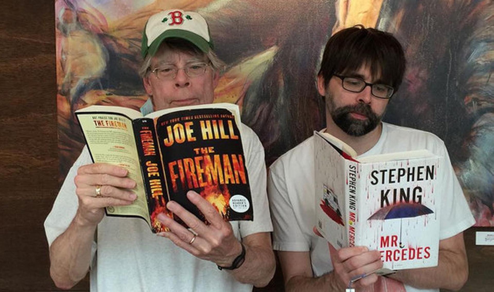 Stephen King junto a su hijo, Joe Hill
